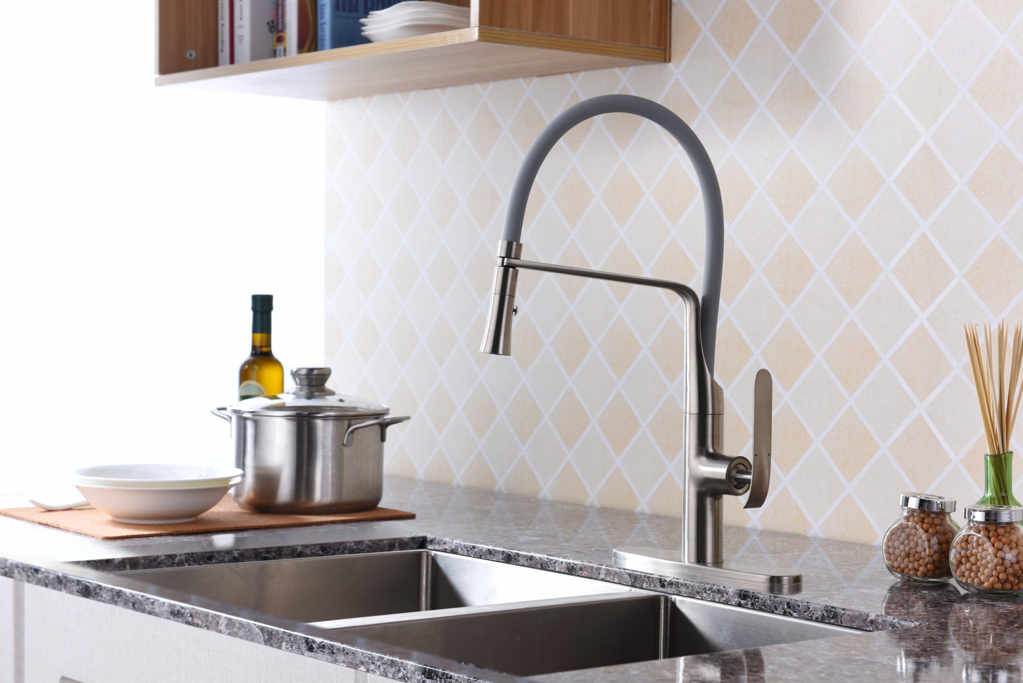 Accent Single Handle Pull-Down Sprayer Kitchen Faucet — thumbnail 3