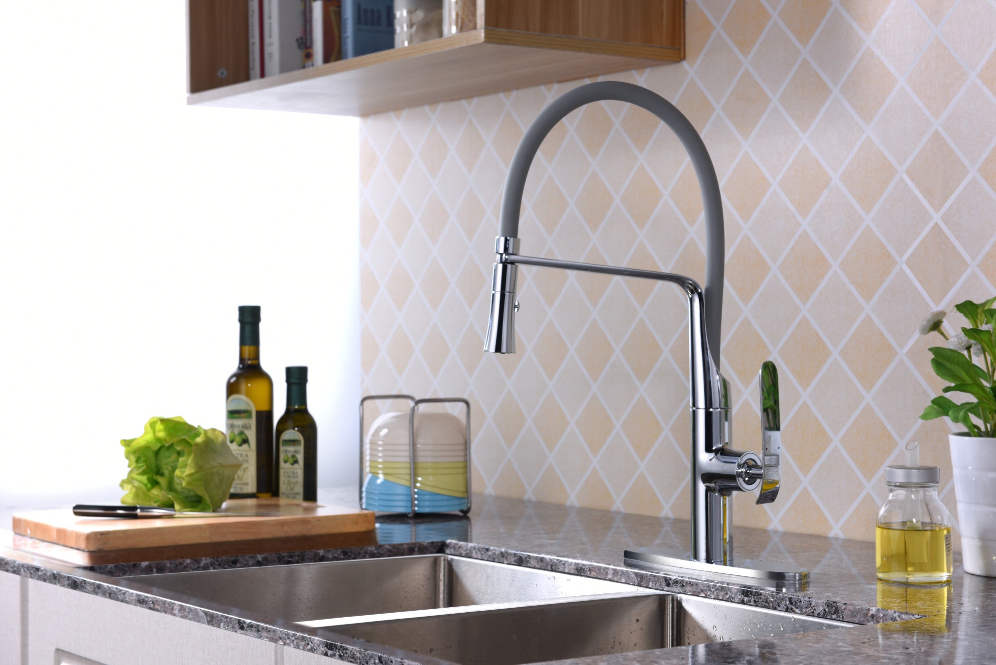 Accent Single Handle Pull-Down Sprayer Kitchen Faucet — thumbnail 2