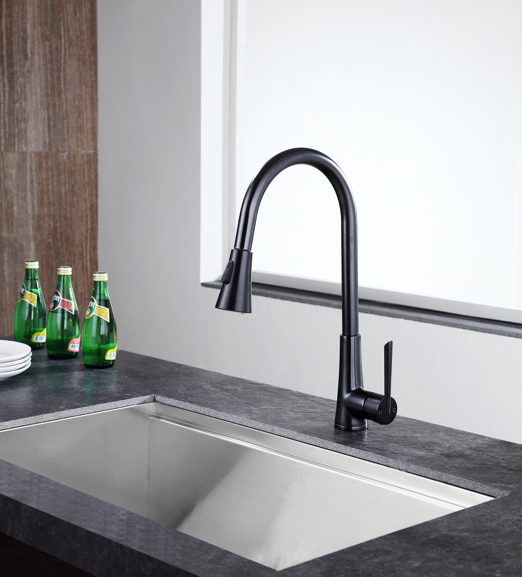 ANZZI Tulip Series 17.72 in.H Single-Handle Pull-Out Sprayer Kitchen Faucet with Brass Material in Oil Rubbed Bronze Finish — thumbnail 3