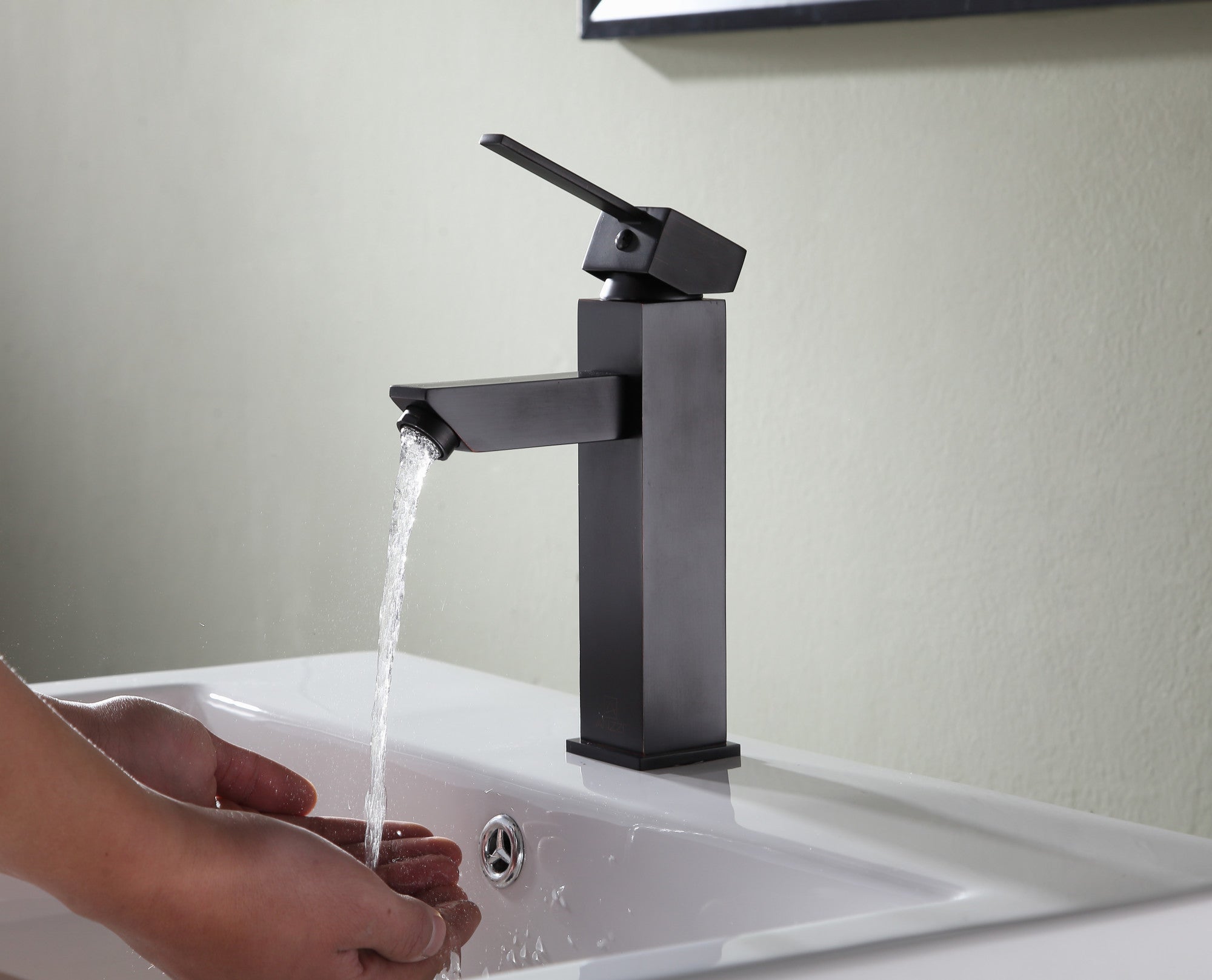 Pygmy Single Hole Single Handle Bathroom Faucet in Oil Rubbed Bronze — thumbnail 3