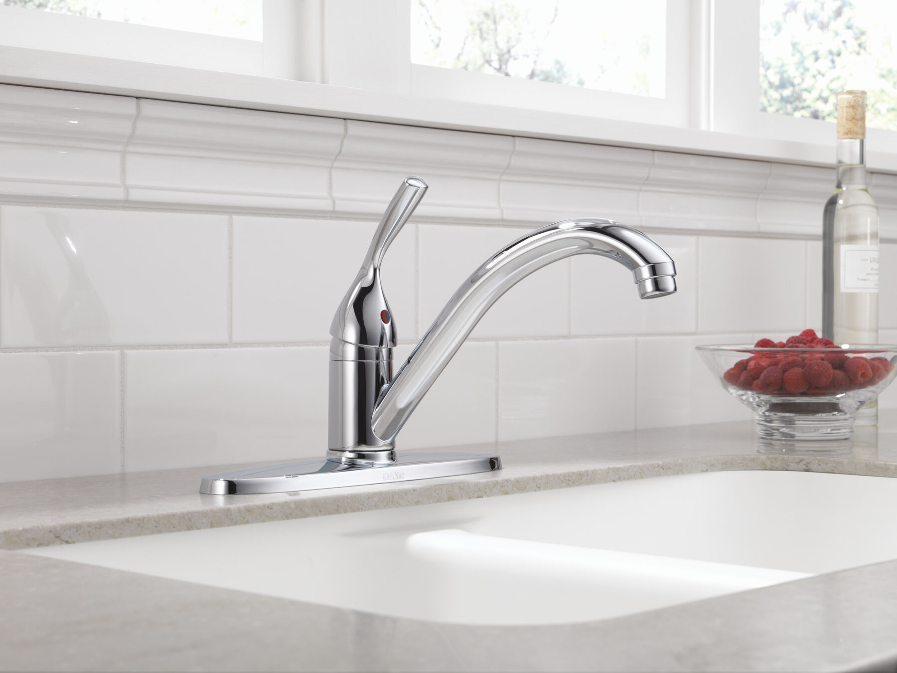 Single Handle Kitchen Faucet in Chrome — thumbnail 2