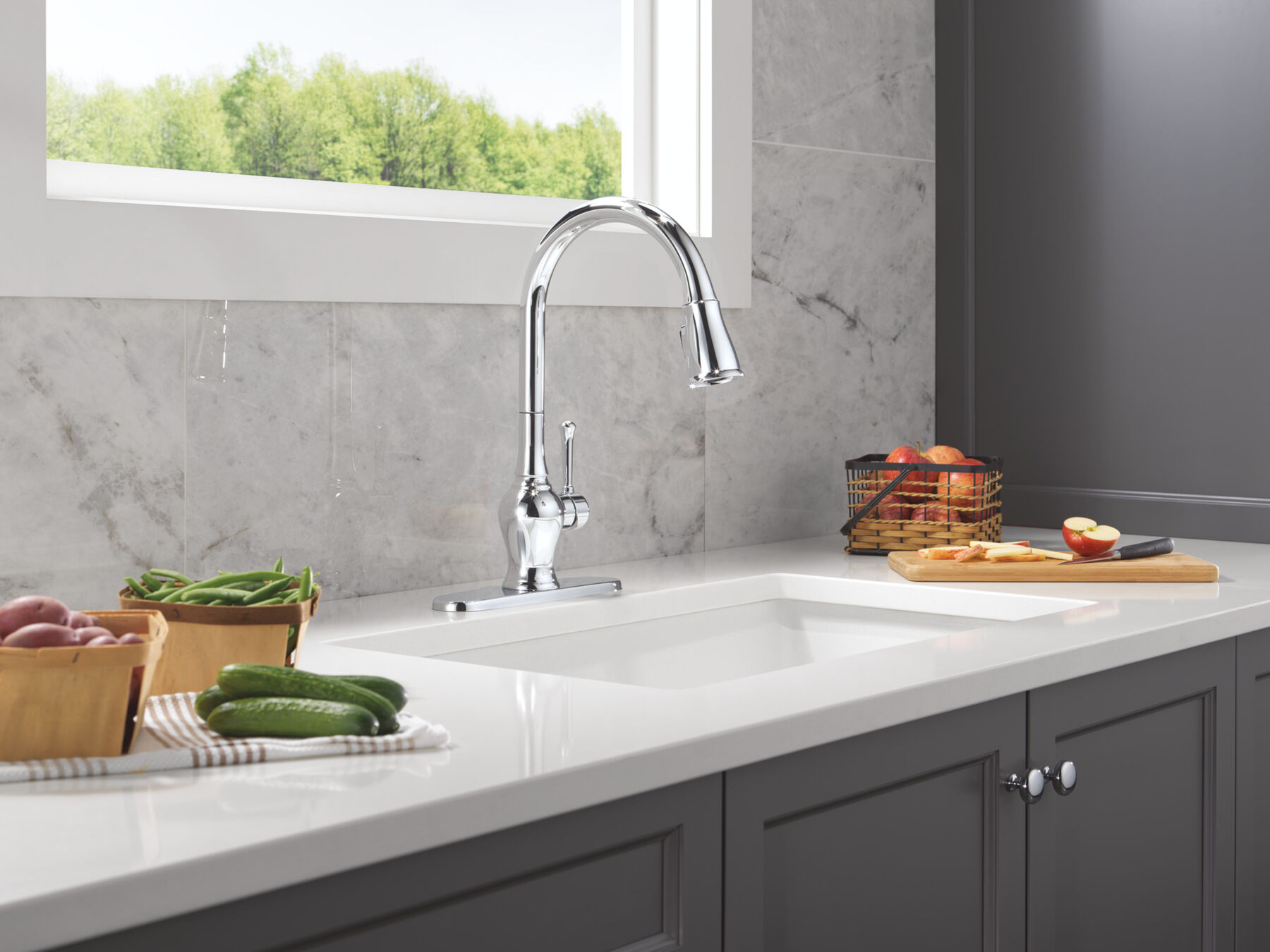 Single Handle Pull-Down Kitchen Faucet in Chrome 19727LF — thumbnail 3