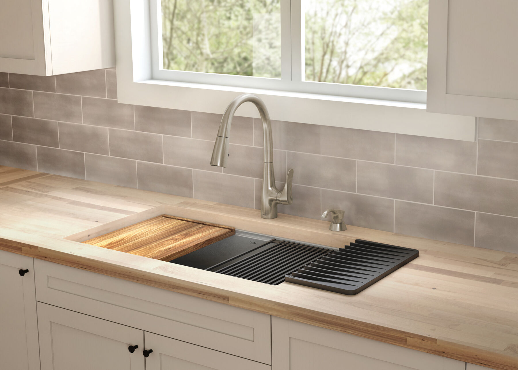 Single Handle Pull-Down Kitchen Faucet with ShieldSpray in Spotshield Stainless — thumbnail 2