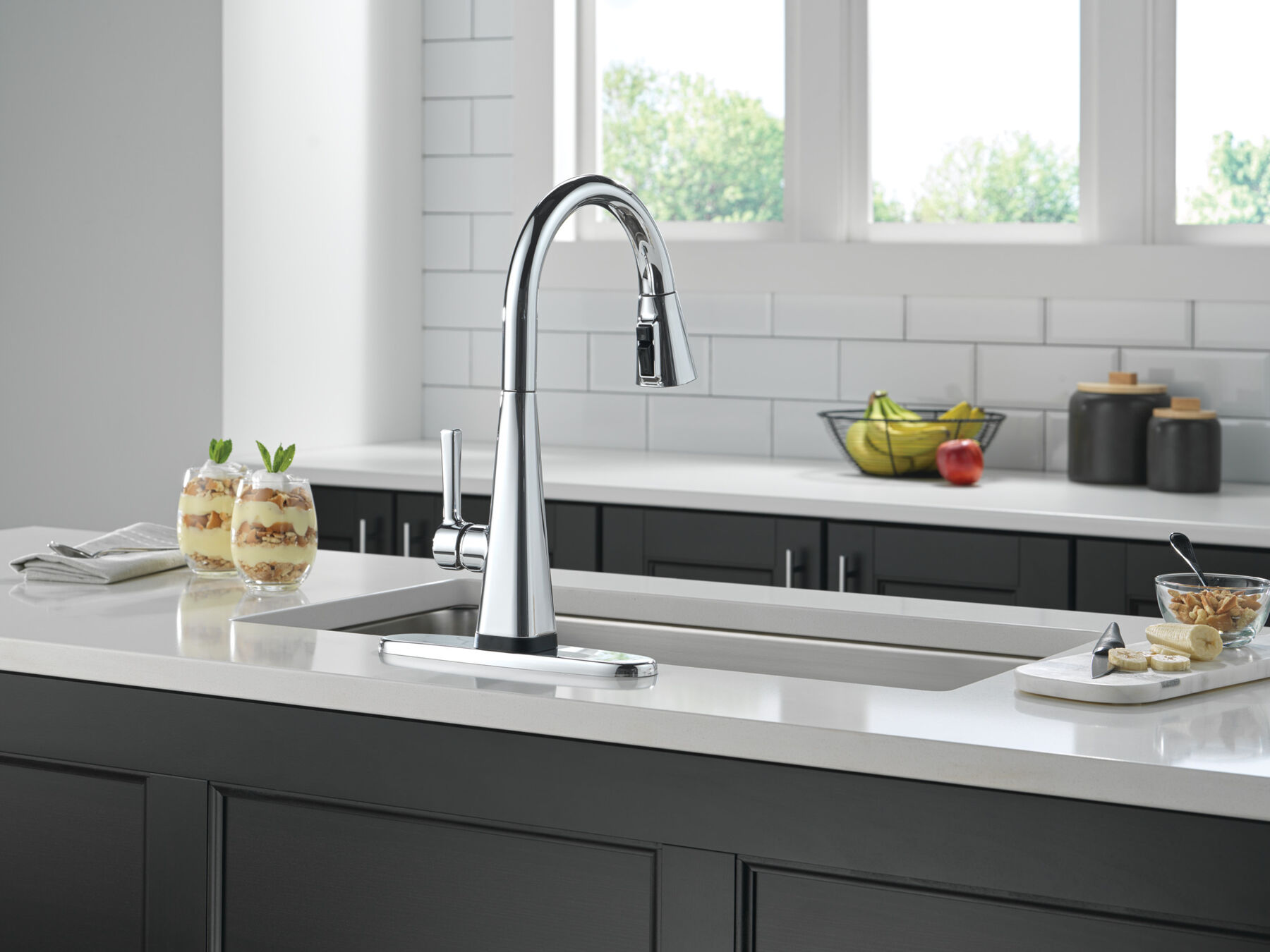 Single-Handle Pull-Down Kitchen Faucet with Touch2O® Technology in Chrome — thumbnail 3