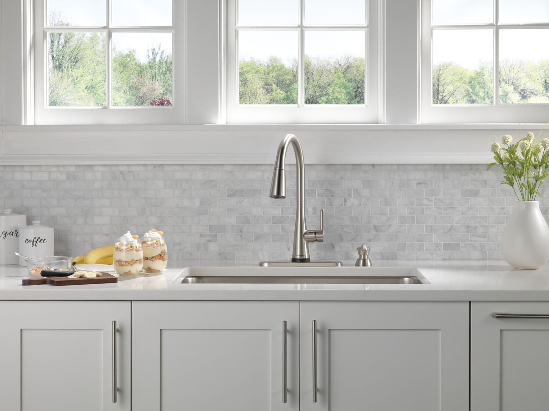 Single Handle Pull-Down Kitchen Faucet with Soap Dispenser and Touch2O® Technology Technology in Spotshield Stainless — thumbnail 3