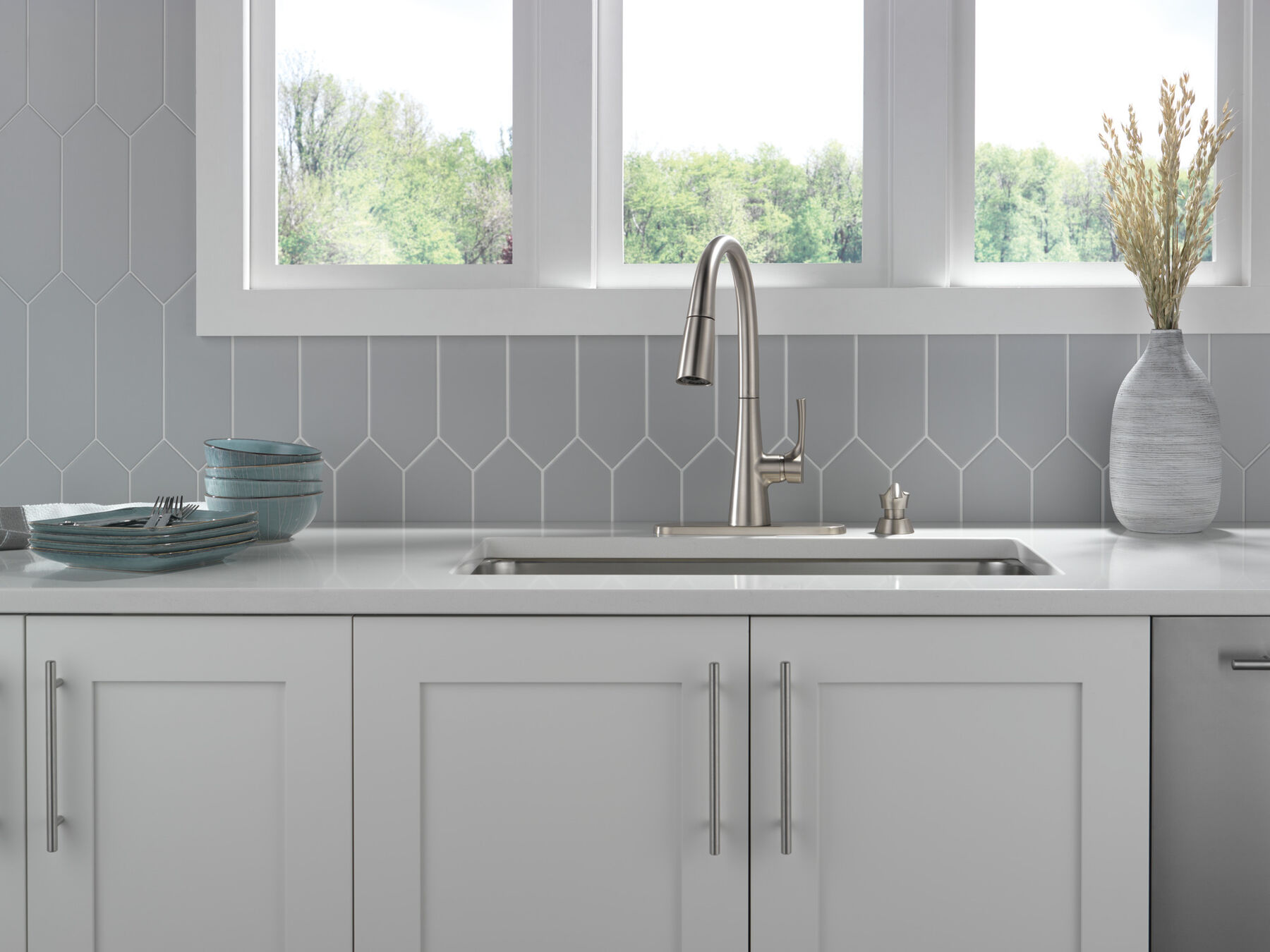 Single Handle Pull-Down Kitchen Faucet with Soap Dispenser and ShieldSpray Technology in Spotshield Stainless — thumbnail 2