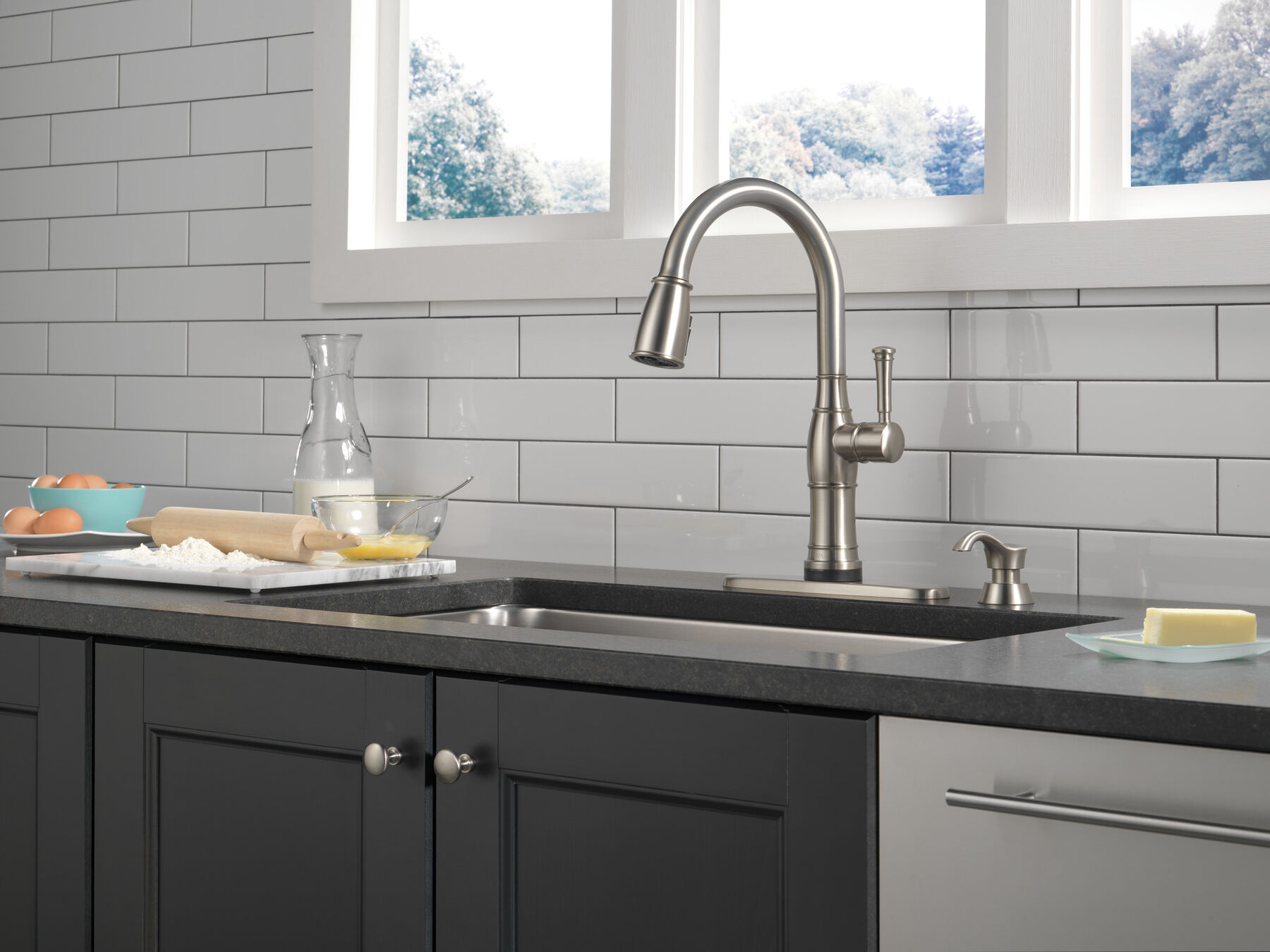 Single Handle Pull-Down Kitchen Faucet with Touch2O® Technologyand Soap Dispenser in Spotshield Stainless — thumbnail 3