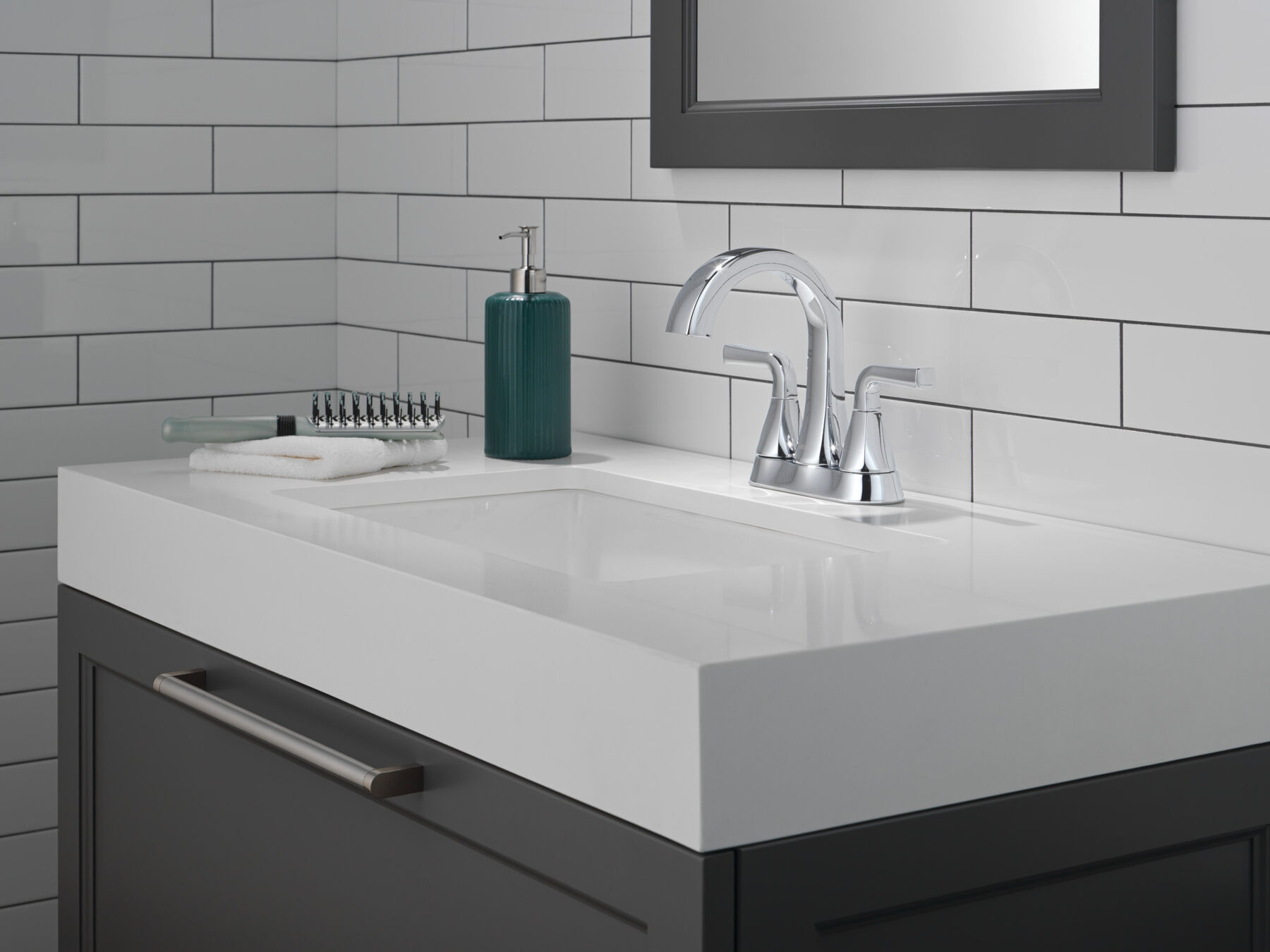 Two Handle Centerset Bathroom Faucet in Chrome 25828LF — thumbnail 3