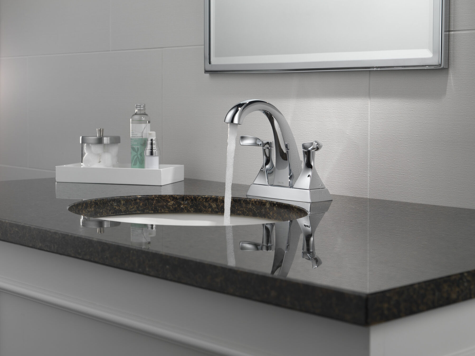 Two Handle Centerset Bathroom Faucet in Chrome 25841LF — thumbnail 2