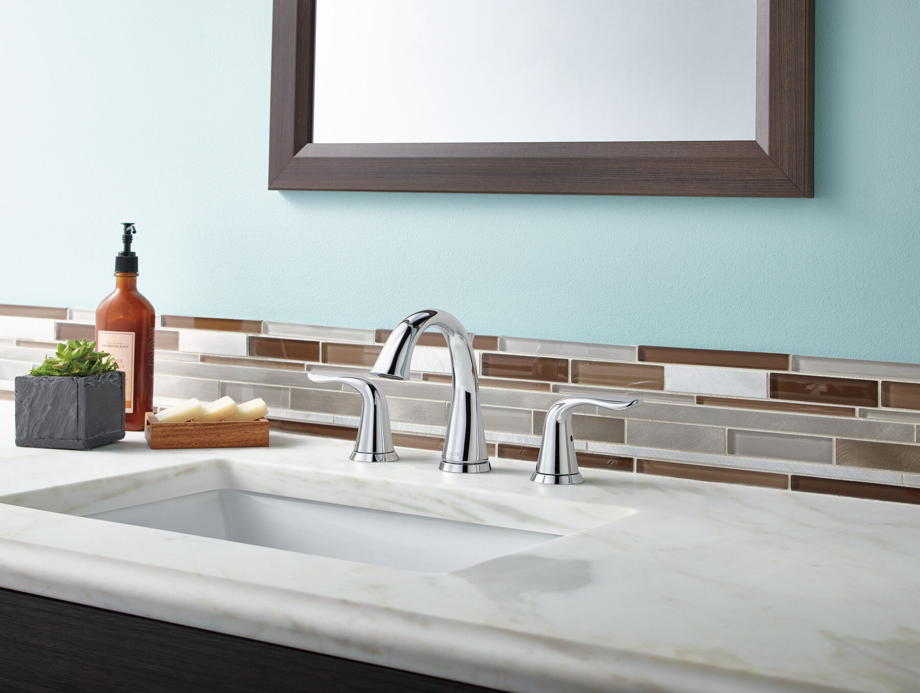 Two Handle Widespread Bathroom Faucet in Chrome — thumbnail 2