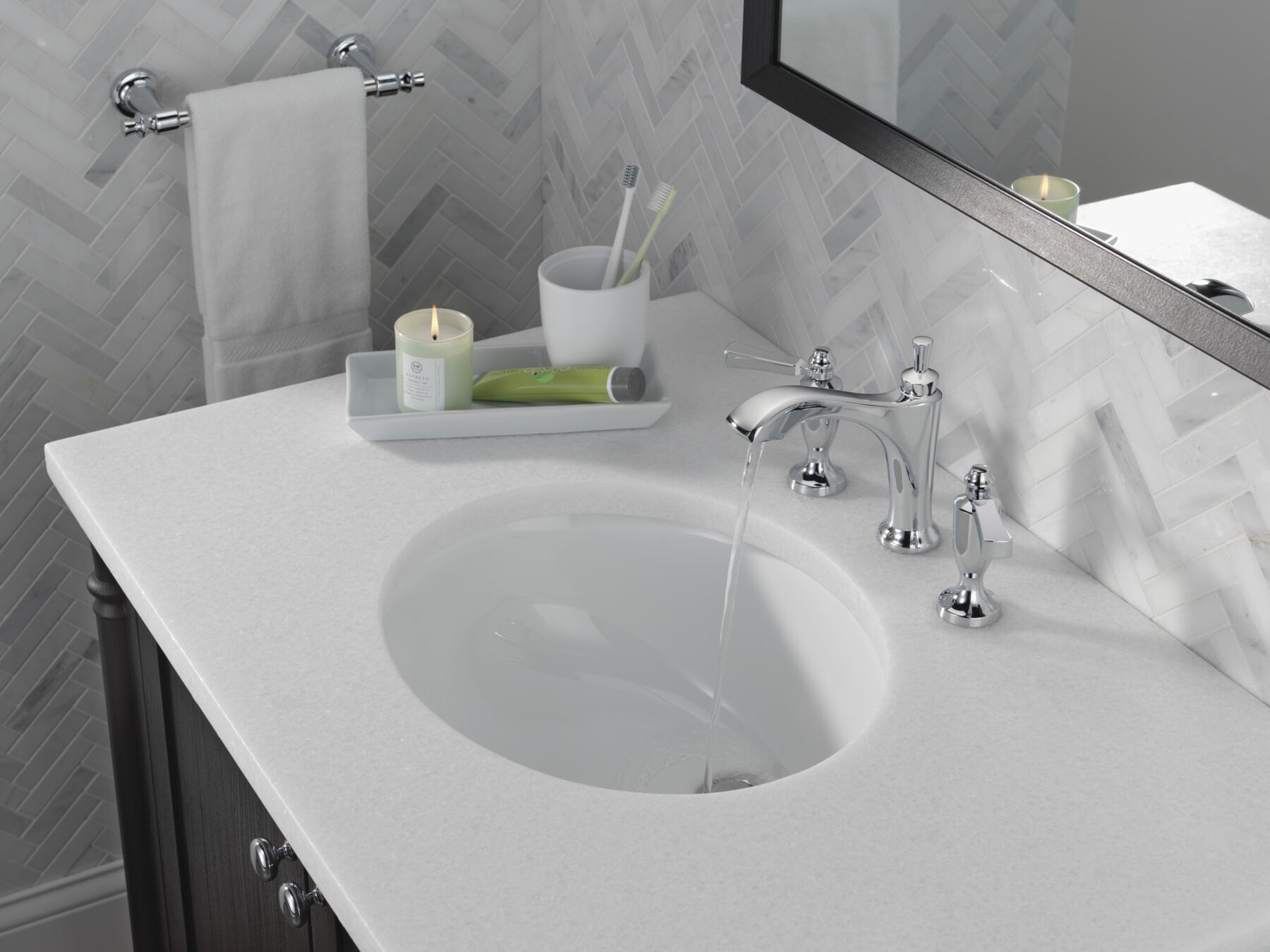 Two Handle Widespread Bathroom Faucet in Chrome — thumbnail 3