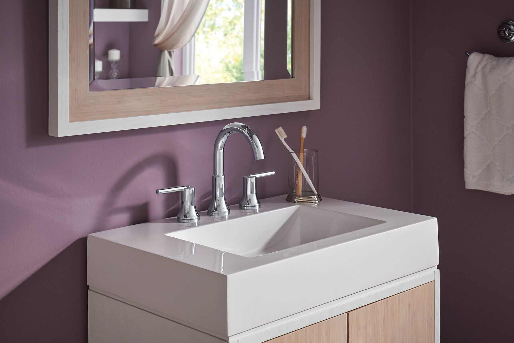 Two Handle Widespread Bathroom Faucet in Chrome — thumbnail 2