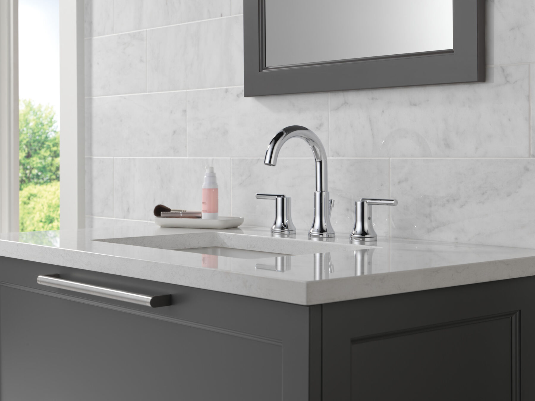 Two Handle Widespread Bathroom Faucet in Chrome — thumbnail 3
