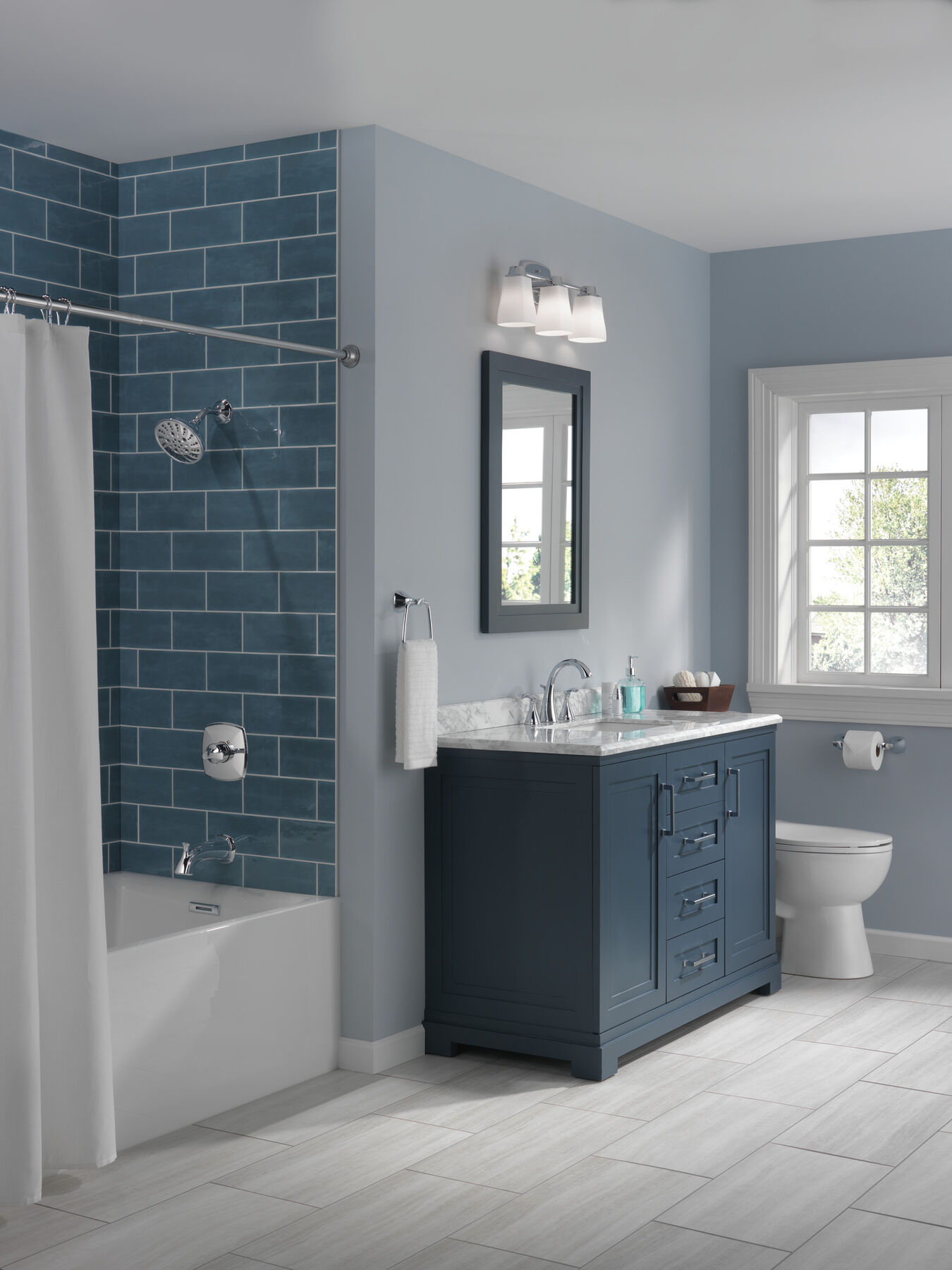 Two Handle Widespread Bathroom Faucet in Chrome 35748LF — thumbnail 3