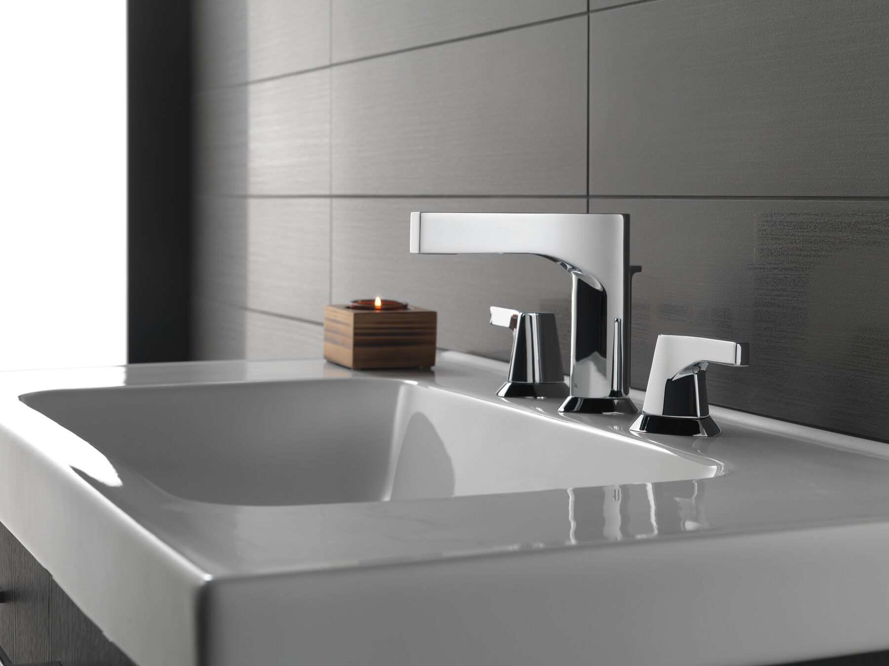 Two Handle Widespread Bathroom Faucet in Chrome — thumbnail 3