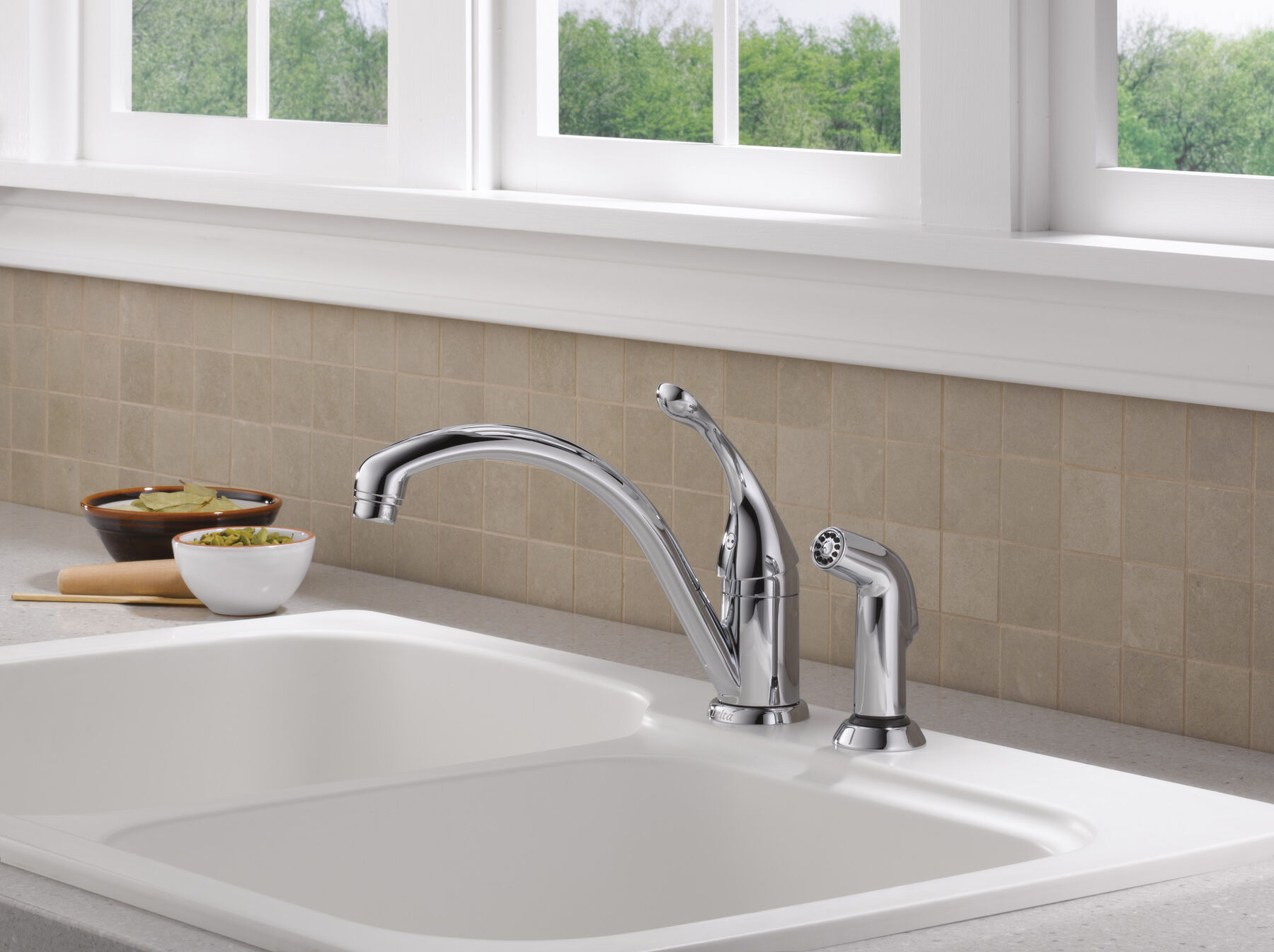 Single Handle Kitchen Faucet with Spray in Chrome — thumbnail 2
