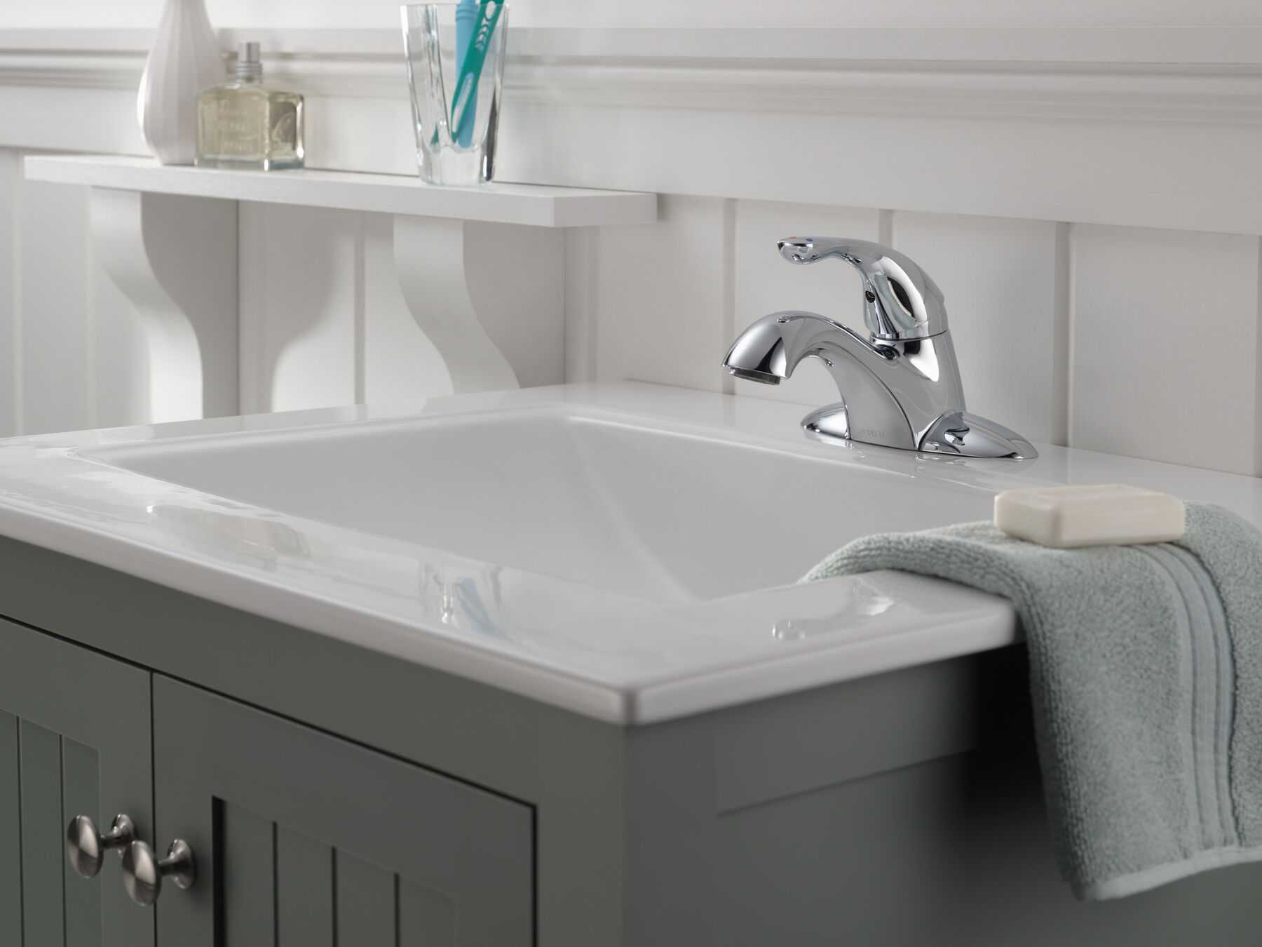 Single Handle Centerset Bathroom Faucet with City Shanks in Chrome 505LF — thumbnail 3