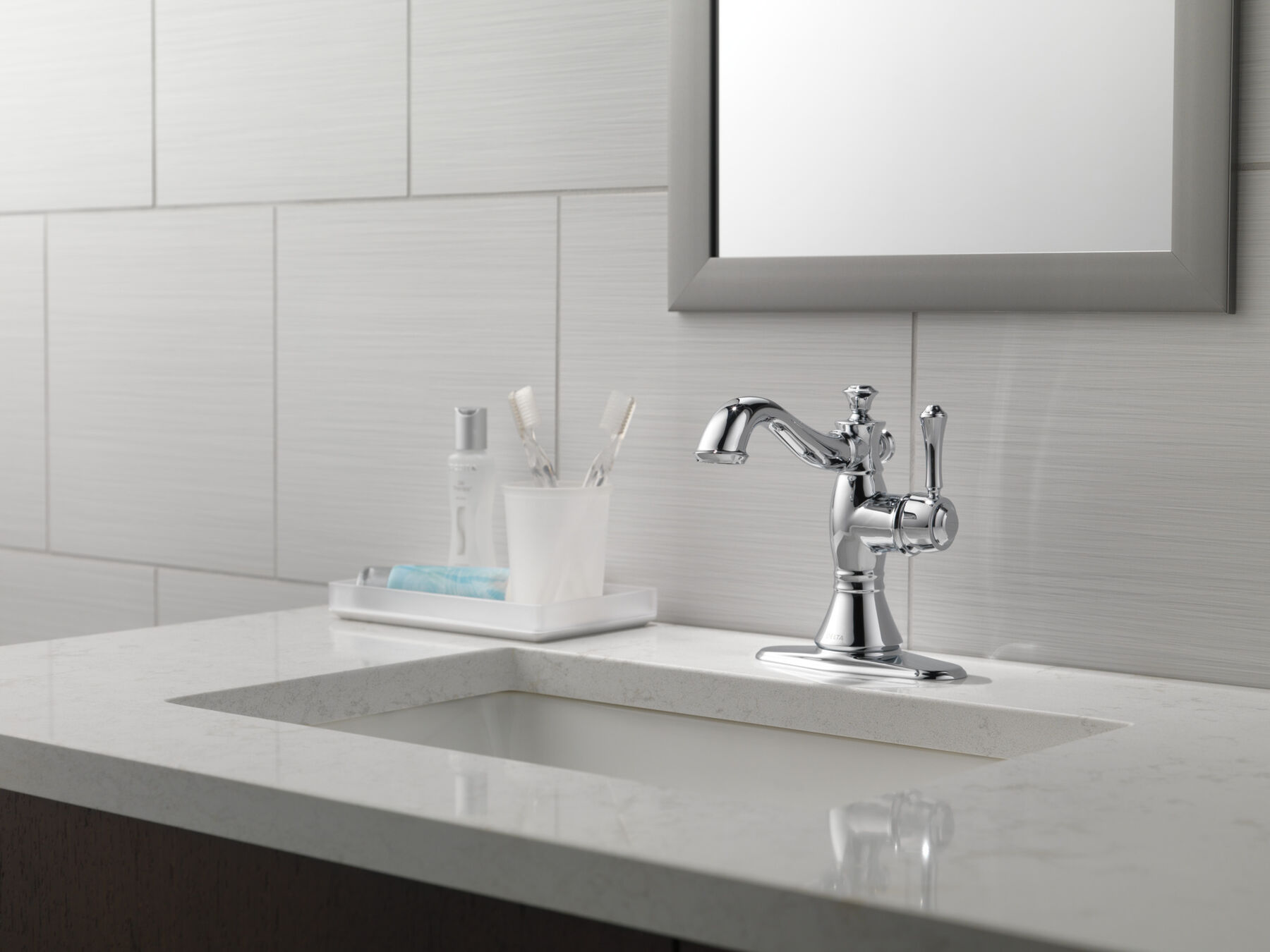 Single Handle Bathroom Faucet in Chrome — thumbnail 3