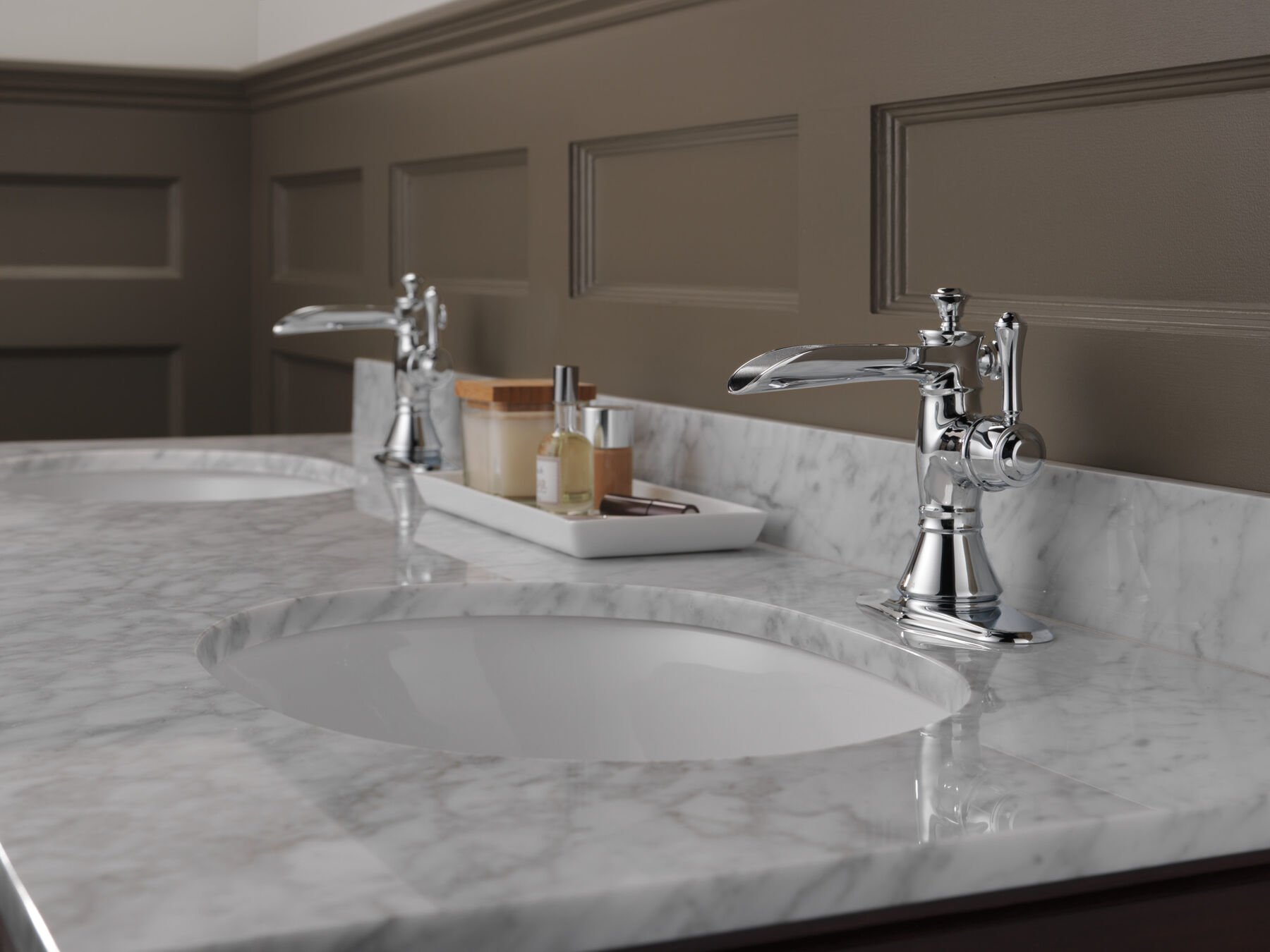 Single Handle Channel Bathroom Faucet in Chrome — thumbnail 3