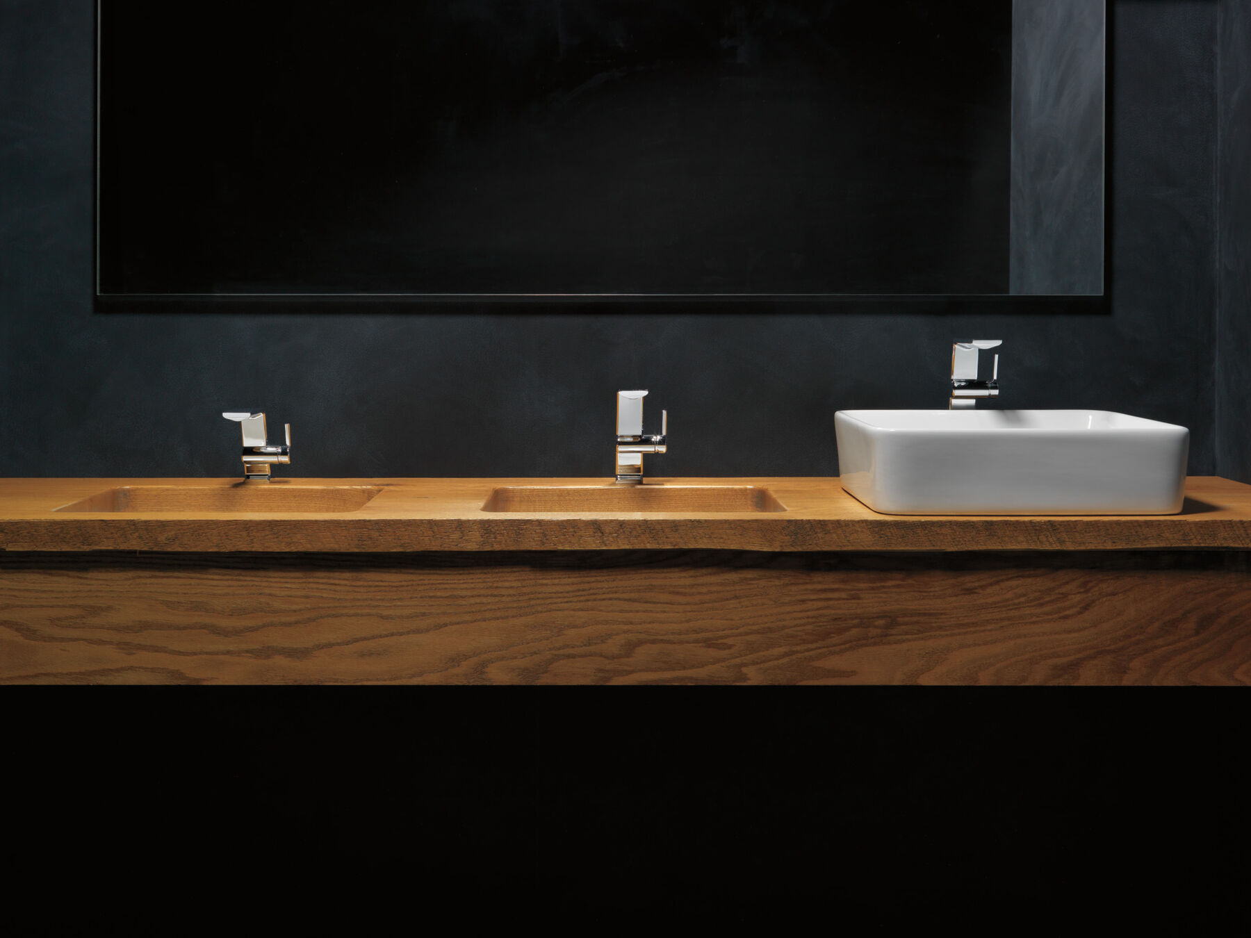 Single Handle Bathroom Faucet in Lumicoat® Chrome — thumbnail 3