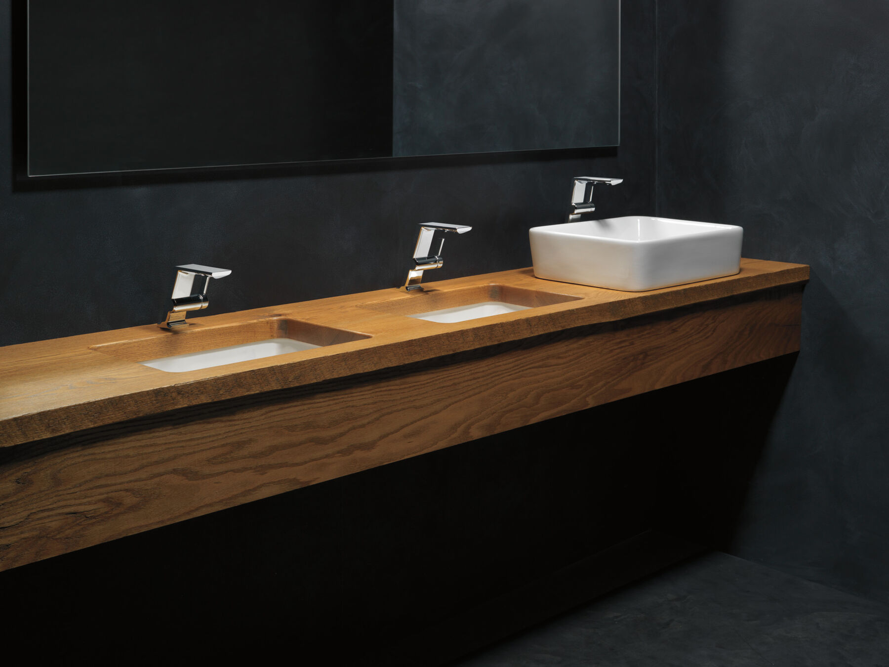 Single Handle Bathroom Faucet in Lumicoat® Chrome — thumbnail 2