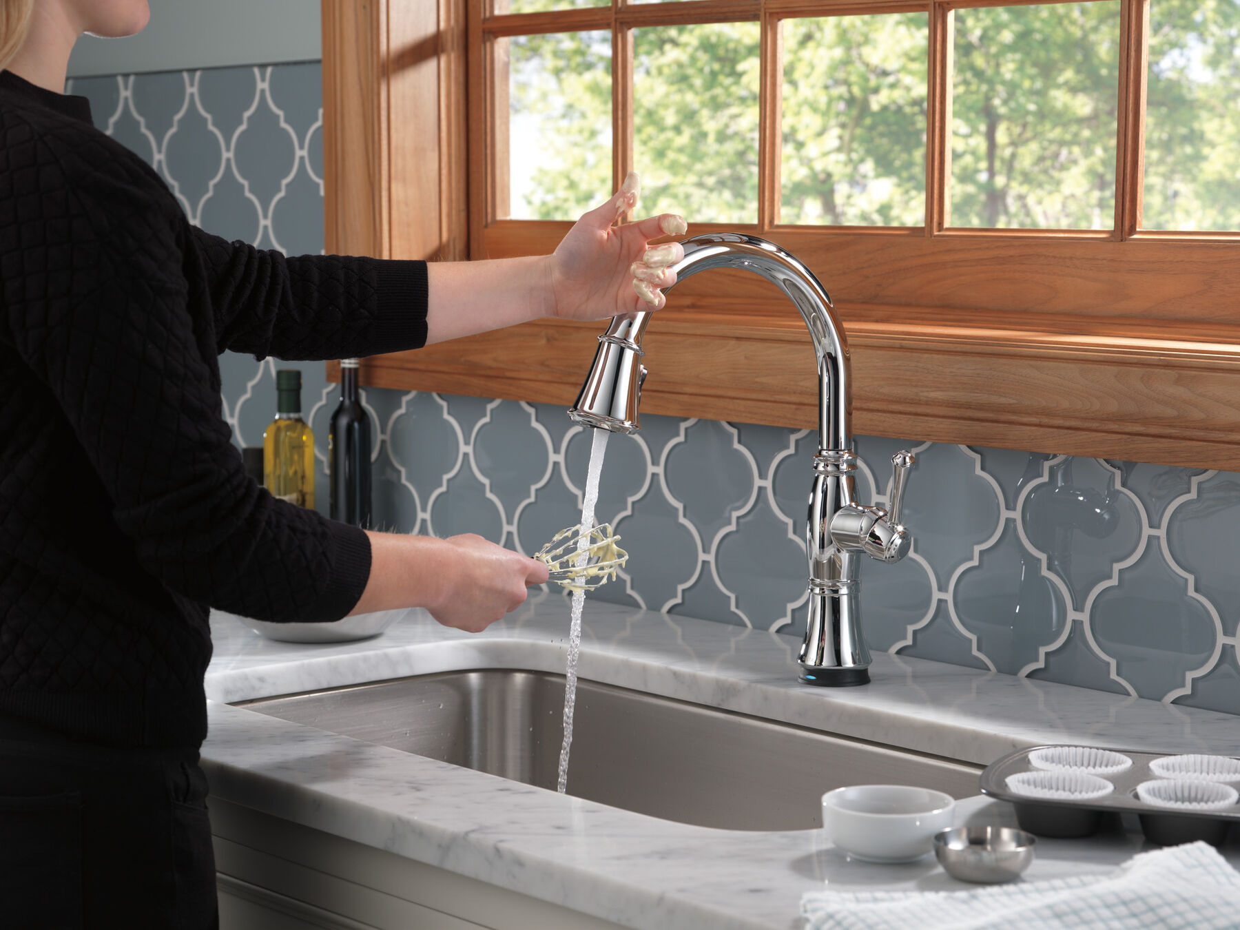 Single Handle Pull-Down Kitchen Faucet with Touch2O® and ShieldSpray® Technologies in Chrome — thumbnail 3