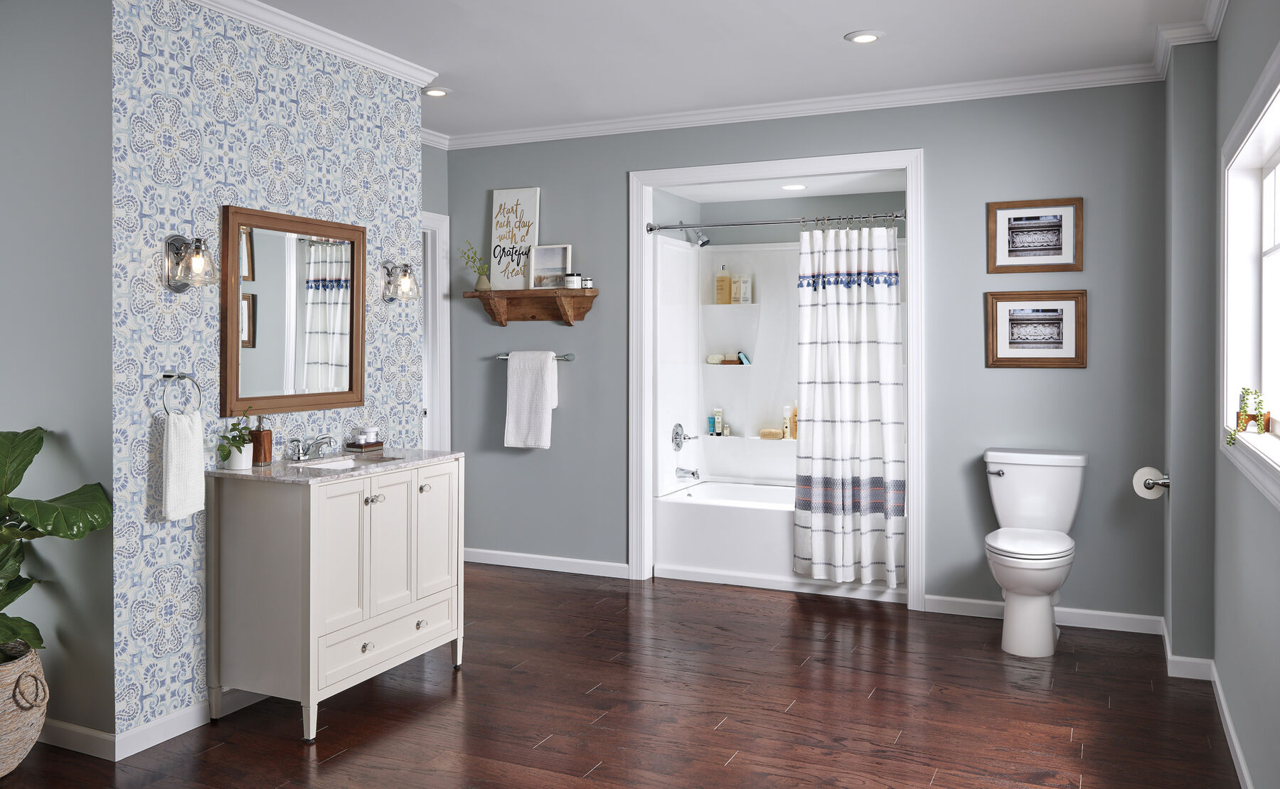 Two Handle Centerset Bathroom Faucet in Chrome — thumbnail 3