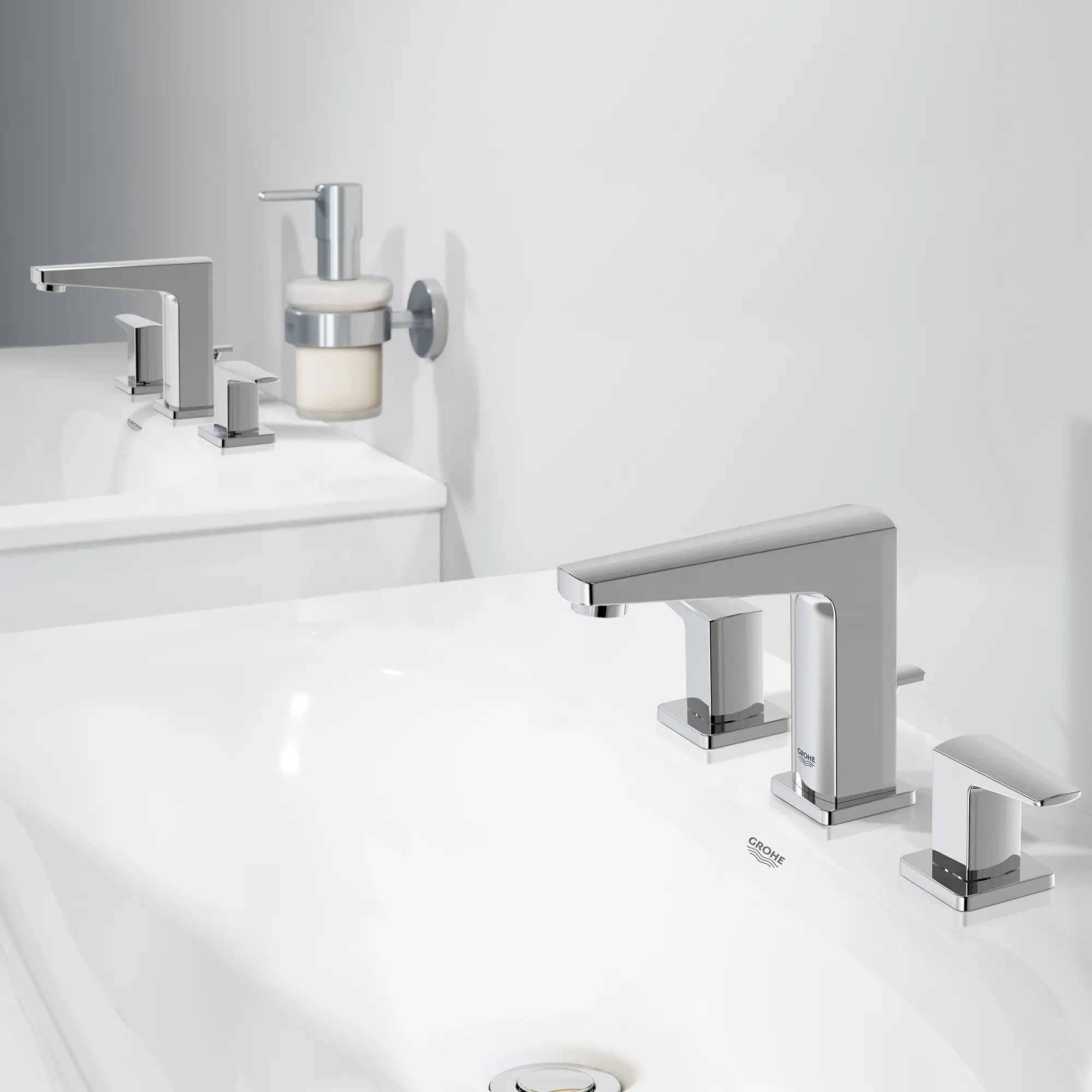 Tallinn 8" widespread two-handle bathroom faucet, 1.2 GPM (4.5 L/min) — thumbnail 2
