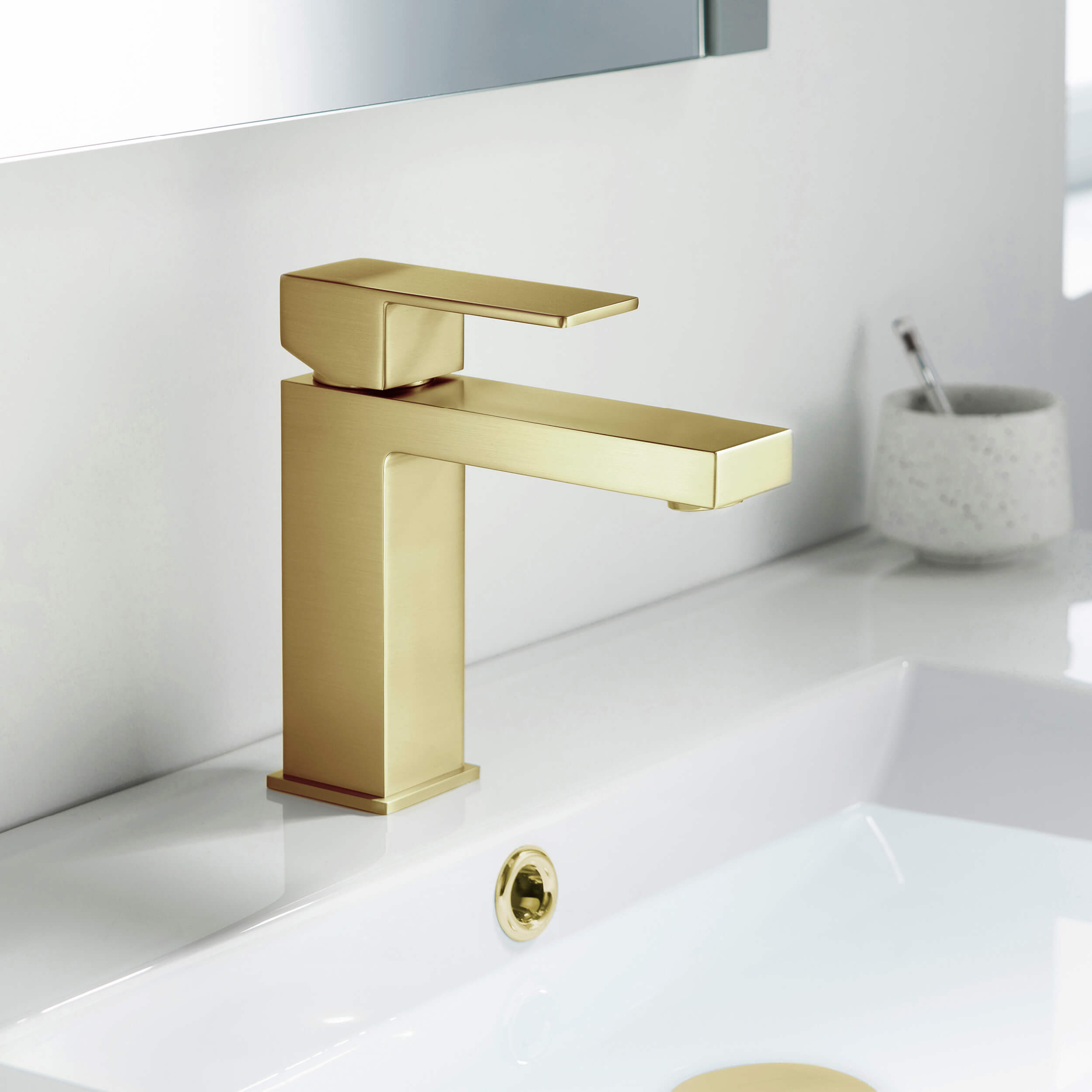 Single Handle Bathroom Vanity Sink Faucet with Pop Up Drain – F202 — thumbnail 3