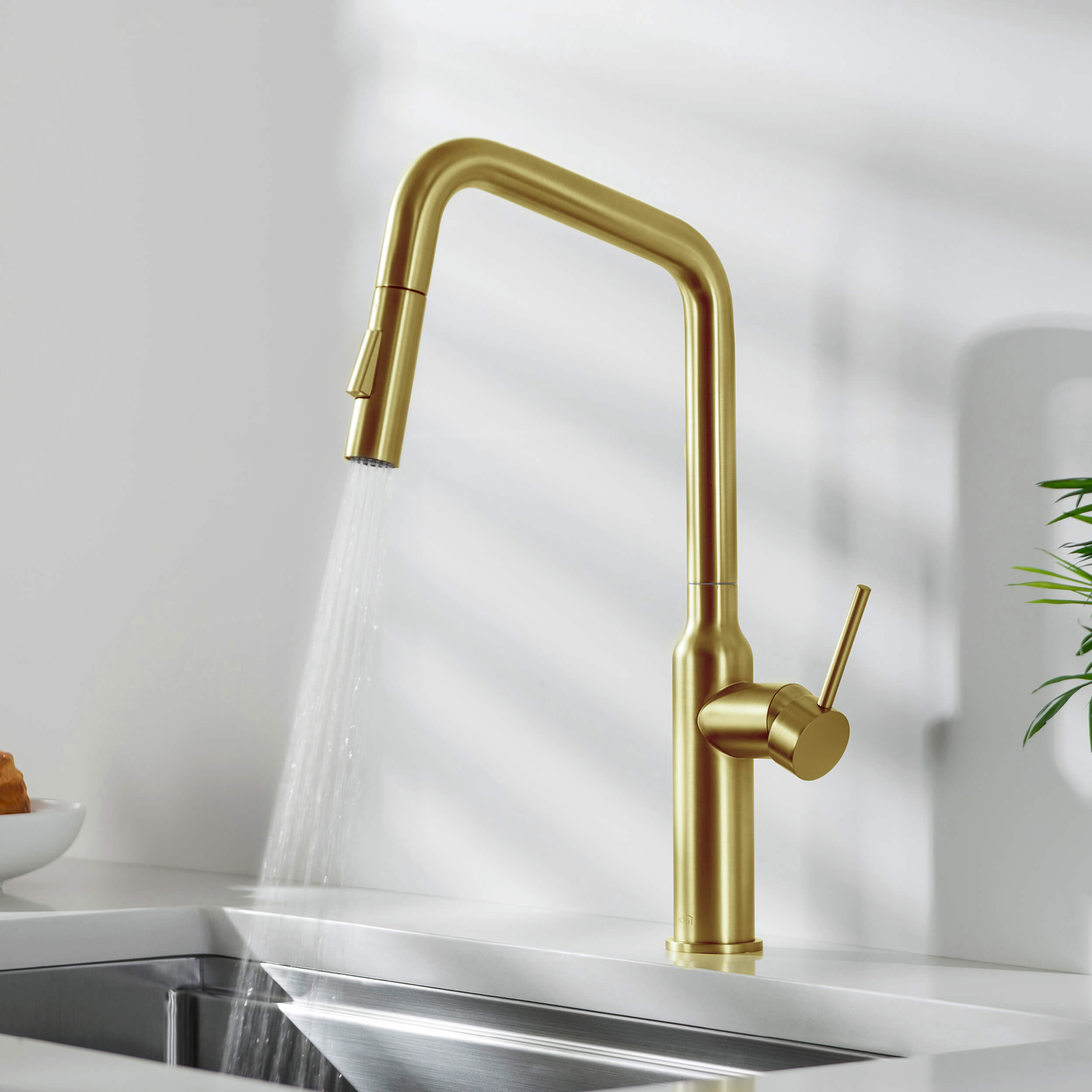 Macon Single Handle Pull Down Kitchen Sink Faucet - KKF2007 — thumbnail 3