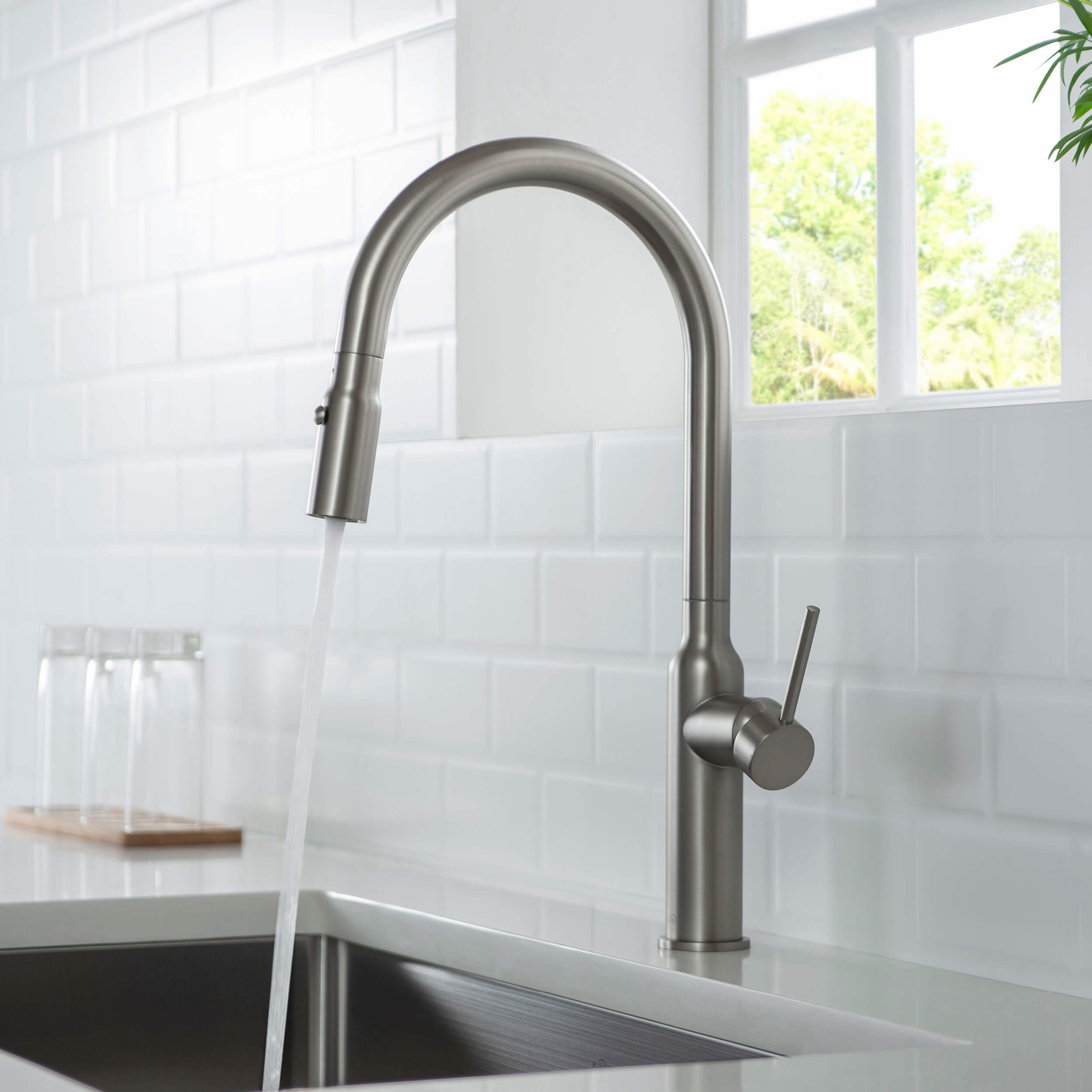 Hilo Single Handle Pull Down Kitchen Sink Faucet - KKF2008 — thumbnail 2