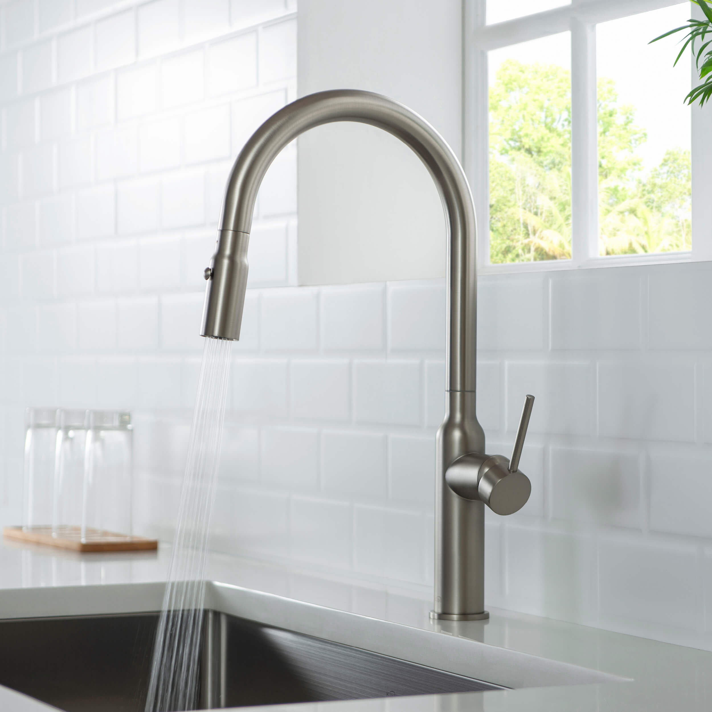 Hilo Single Handle Pull Down Kitchen Sink Faucet - KKF2008 — thumbnail 3