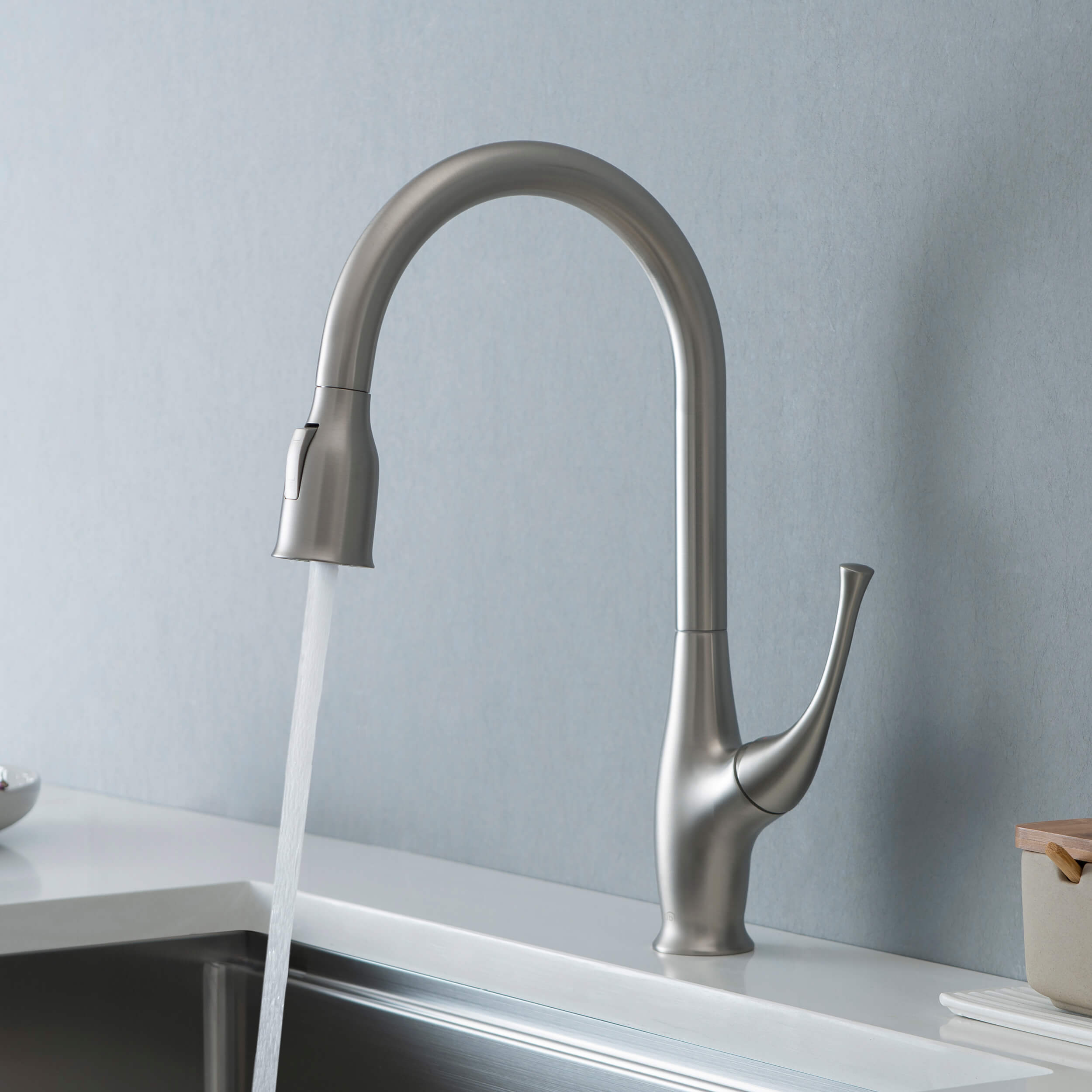 Cedar Single Handle Pull Down Kitchen Sink Faucet - KKF2010 — thumbnail 2