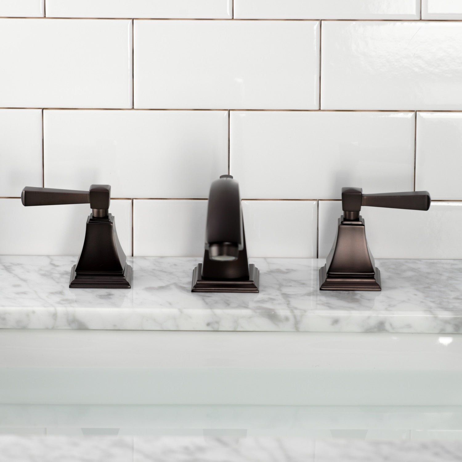 Kingston Tulare FSC4685DL - Concord Two-Handle 3-Hole Deck Mount Widespread Bathroom Faucet with Pop-Up Drain, Oil Rubbed Bronze — thumbnail 3