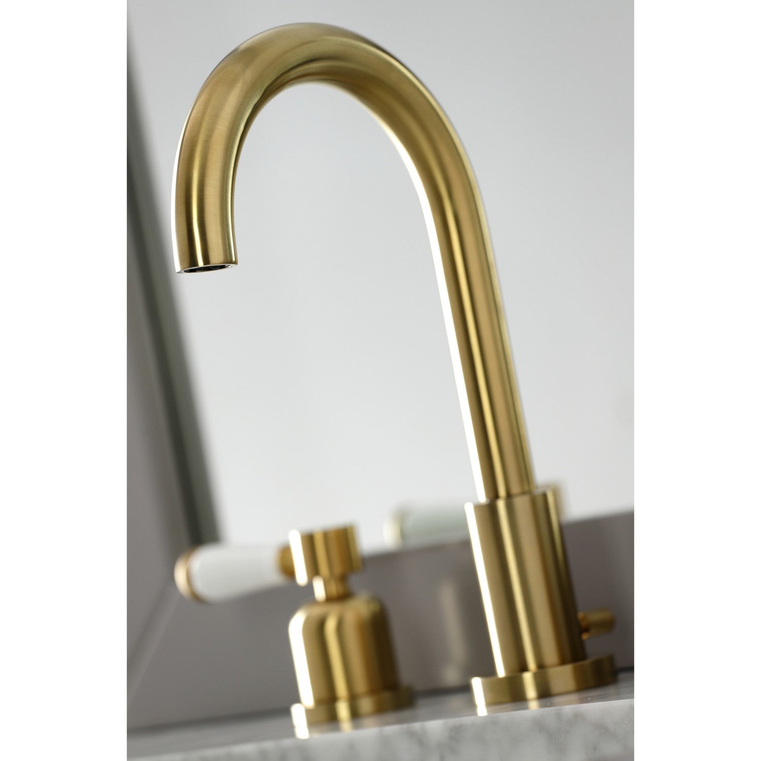 Kingston Tulare FSC8923DPL - Paris Two-Handle 3-Hole Deck Mount Widespread Bathroom Faucet with Brass Pop-Up, Brushed Brass — thumbnail 3