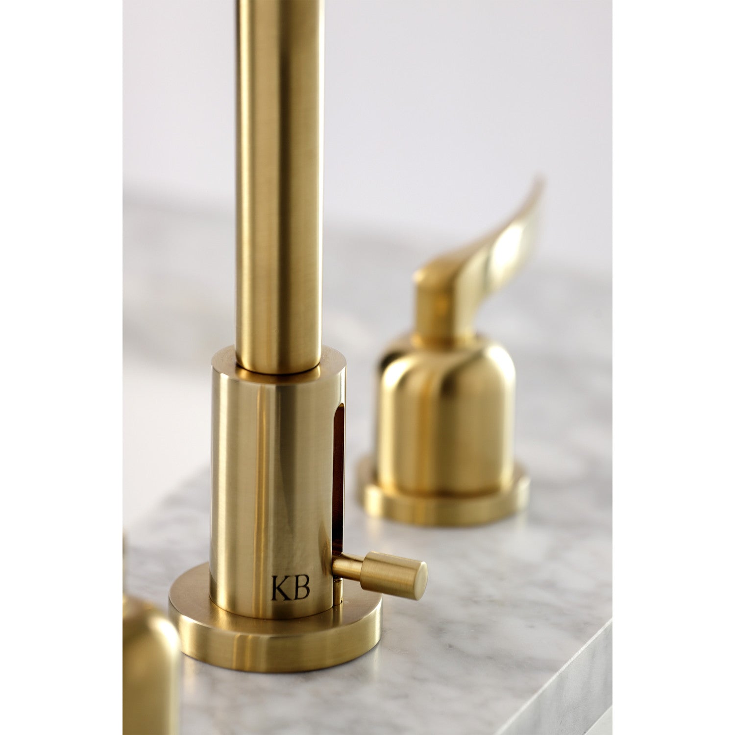 Kingston Sona FSC8933EFL - Centurion Two-Handle 3-Hole Deck Mount Widespread Bathroom Faucet with Brass Pop-Up, Brushed Brass — thumbnail 3