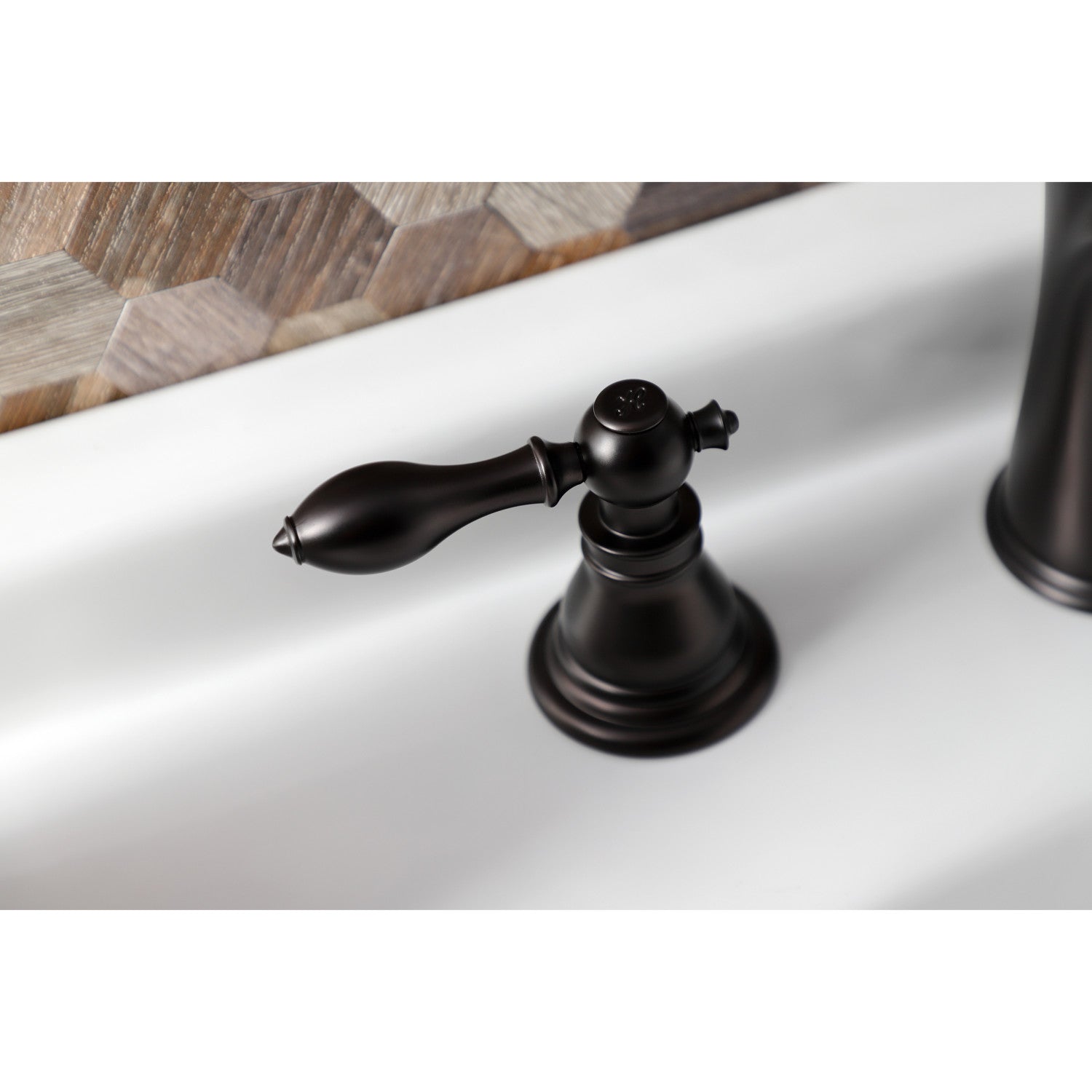 Kingston Tulare KB7965ACL - American Classic Two-Handle 3-Hole Deck Mount Widespread Bathroom Faucet with Pop-Up Drain, Oil Rubbed Bronze — thumbnail 2
