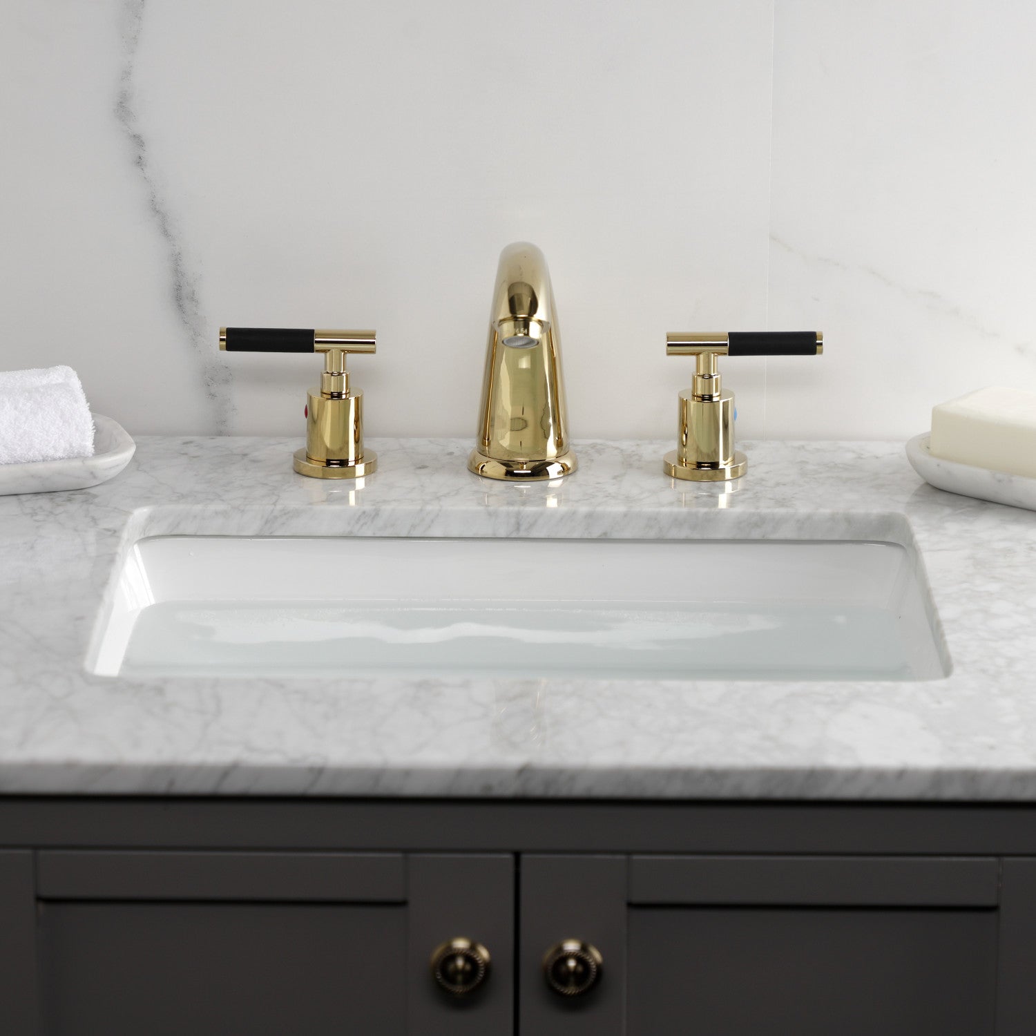 Kingston Tulare KB8982CKL - Kaiser Two-Handle 3-Hole Deck Mount Widespread Bathroom Faucet with Pop-Up Drain, Polished Brass — thumbnail 3