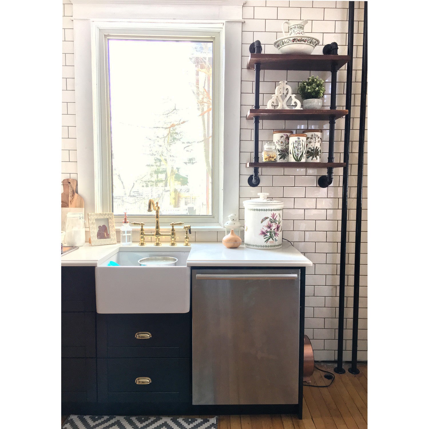 Kingston Heirloom KS1272ALBS - Heritage Two-Handle 4-Hole Deck Mount Bridge Kitchen Faucet with Brass Sprayer, Polished Brass — thumbnail 3