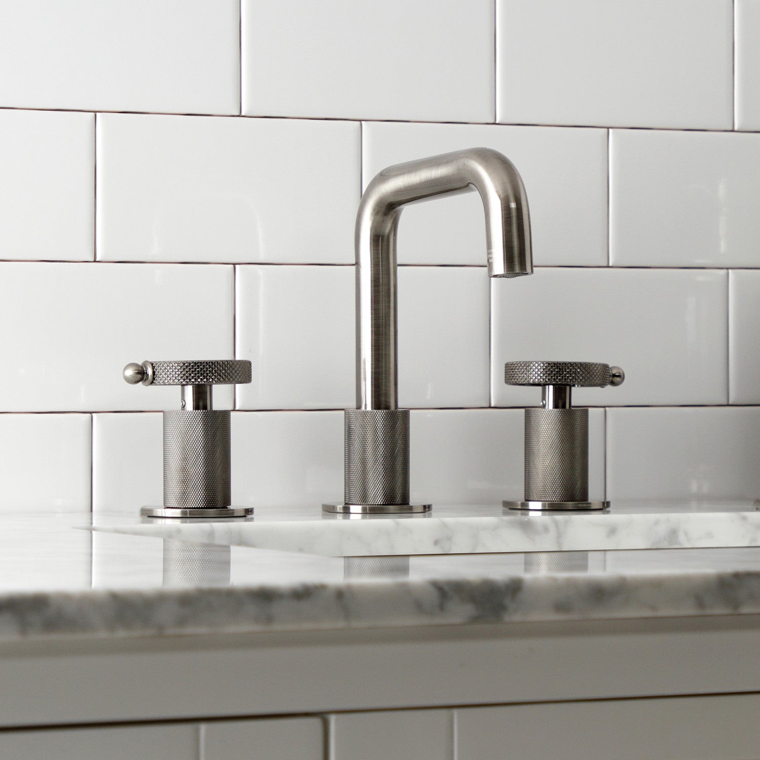 Kingston Sona KS141BSSRKX - Webb Two-Handle 3-Hole Deck Mount Widespread Bathroom Faucet with Knurled Handle and Push Pop-Up Drain, Black Stainless — thumbnail 3