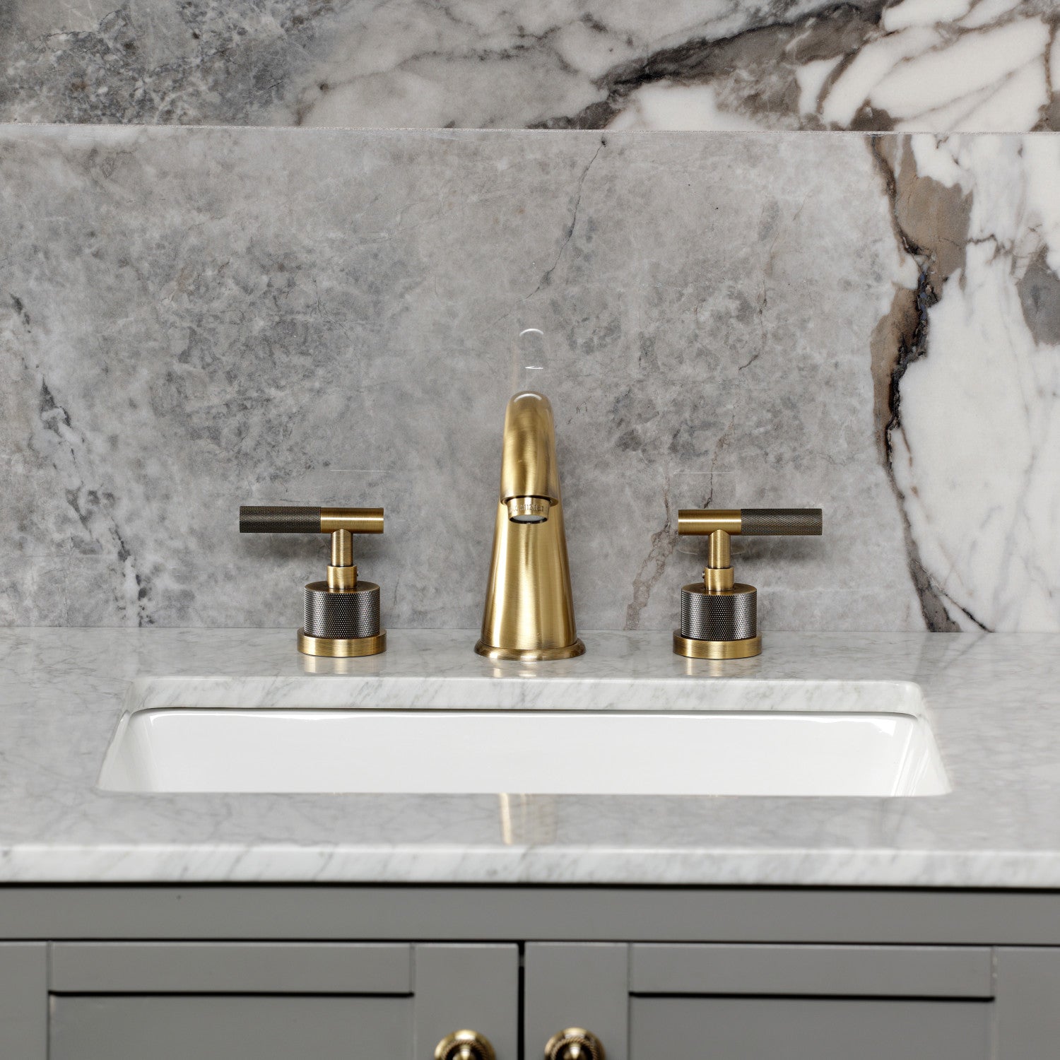 Kingston Tulare KS2963KNL - Convergent Two-Handle 3-Hole Deck Mount Widespread Bathroom Faucet with Knurled Handle and Brass Pop-Up, Antique Brass — thumbnail 3