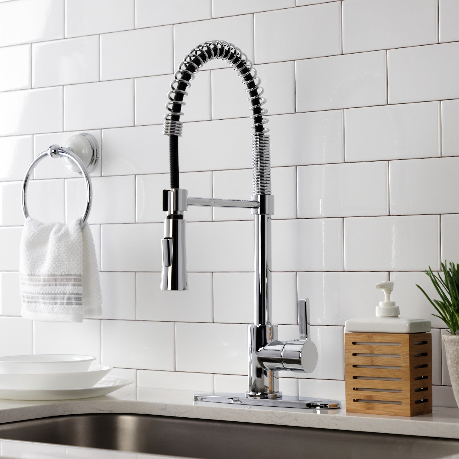 Kingston Sona LS8671CTL - Continental Single-Handle 1-Hole Deck Mount Pre-Rinse Kitchen Faucet, Polished Chrome — thumbnail 2