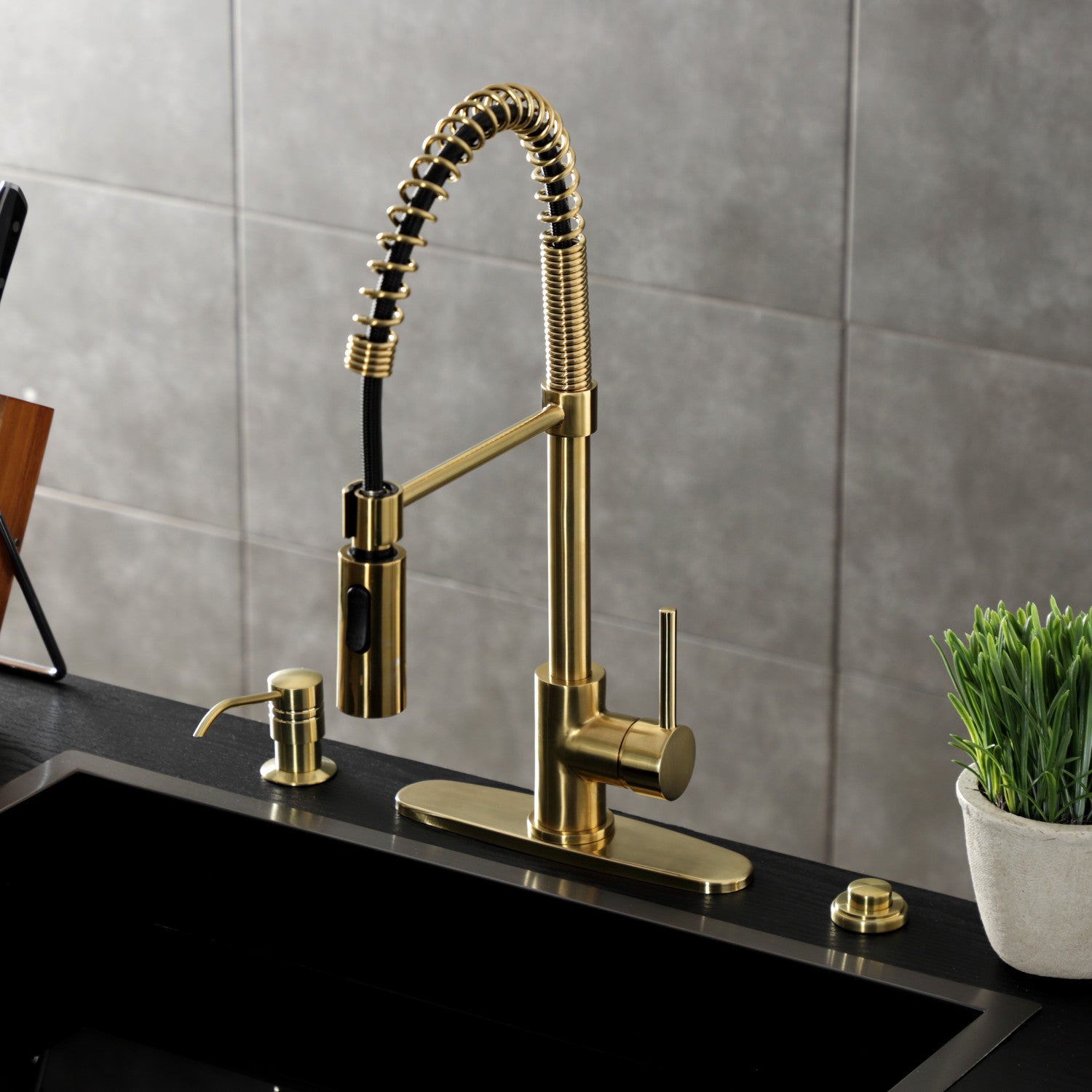 Kingston Sona LS8773DL - Concord Single-Handle 1-Hole Deck Mount Pre-Rinse Kitchen Faucet, Brushed Brass — thumbnail 2