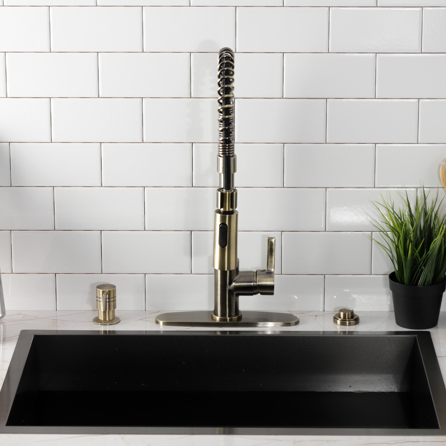 Kingston Sona LS877CTLAB - Continental Single-Handle 1-Hole Deck Mount Pre-Rinse Kitchen Faucet, Antique Brass — thumbnail 3