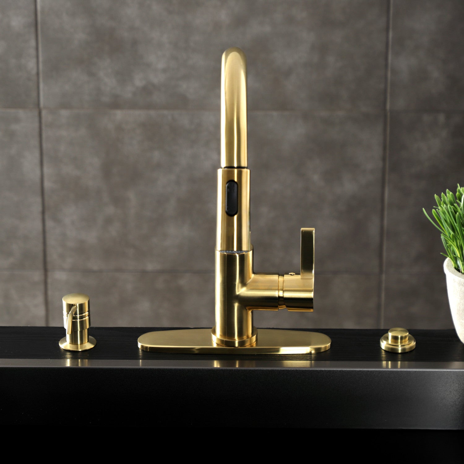 Kingston Sona LS8783CTL - Continental Single-Handle Pull-Down Kitchen Faucet, Brushed Brass — thumbnail 3