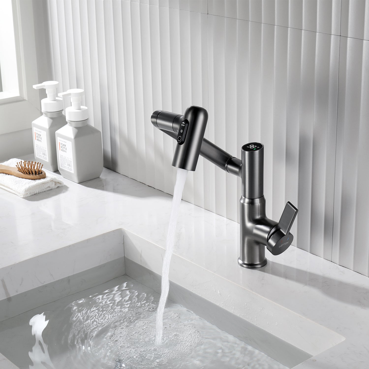 Lefton Single-Hole Rotatable Faucet with Temperature Display-BF2204 — thumbnail 2
