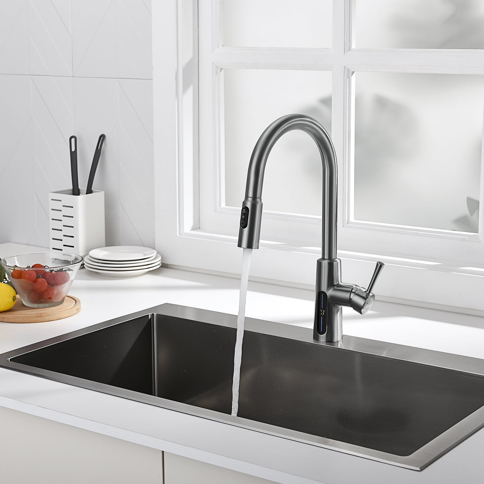Lefton Modern Pull-Down Kitchen Faucet with Temperature Display-KF2501 — thumbnail 2