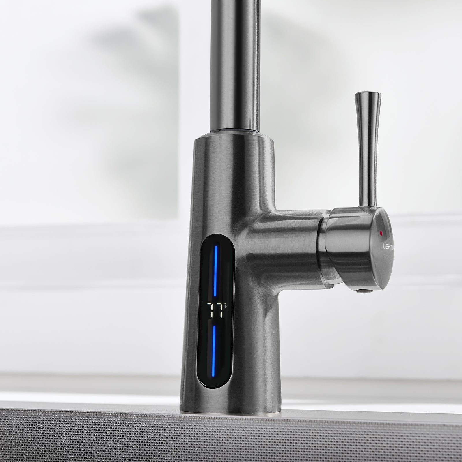 Lefton Modern Pull-Down Kitchen Faucet with Temperature Display-KF2501 — thumbnail 3