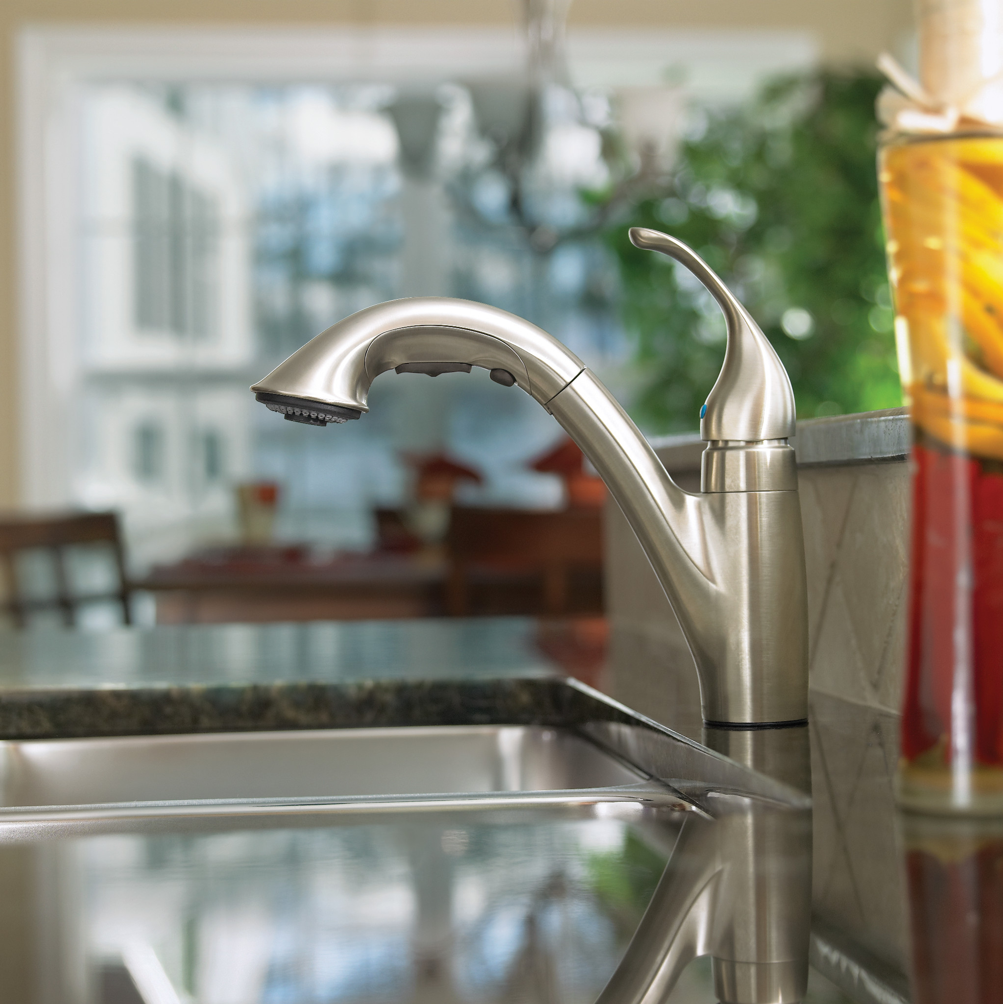 Camerist One-Handle Pullout Kitchen Faucet — thumbnail 2