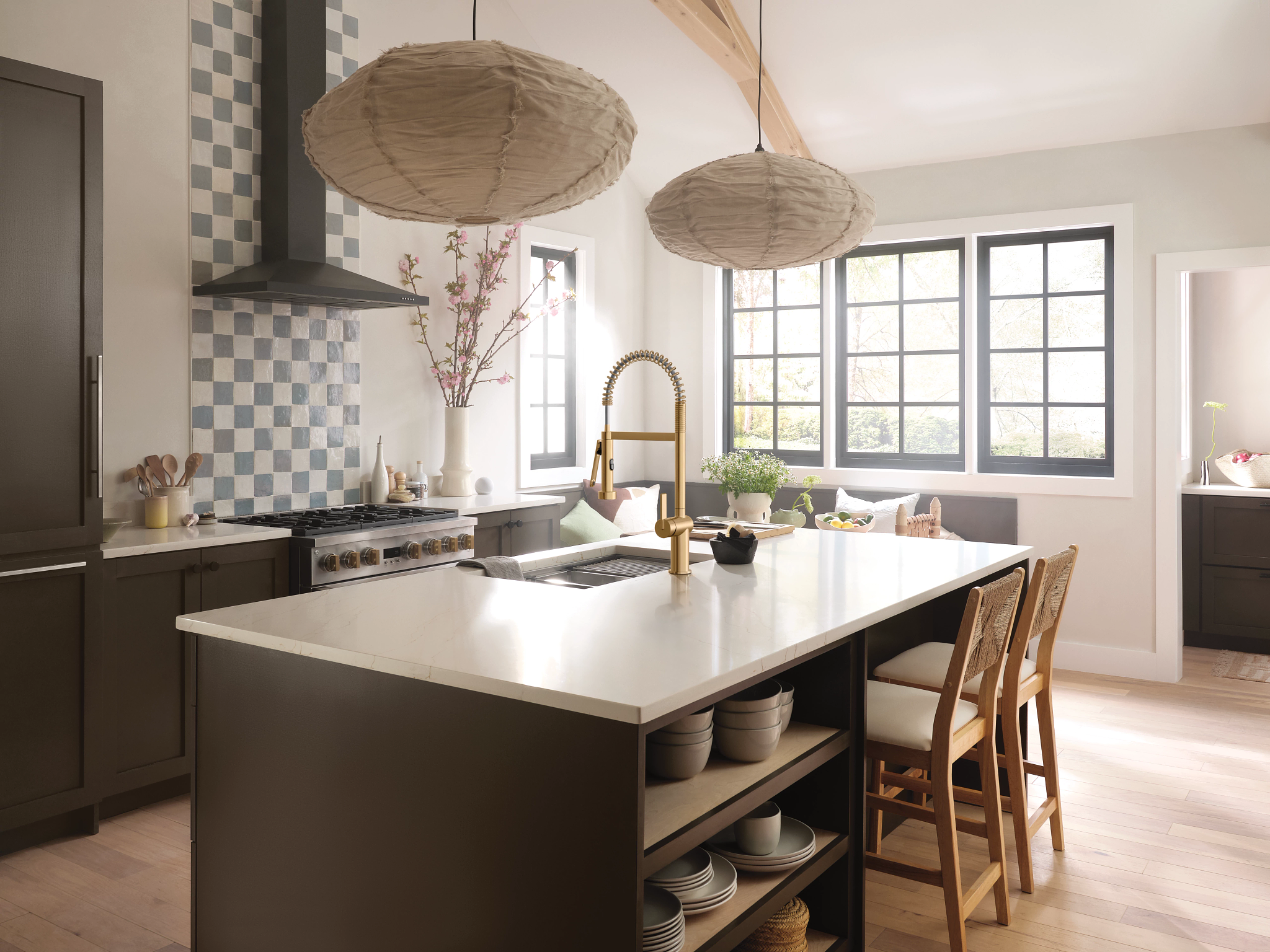 Cia One-Handle Pre-Rinse Spring Pulldown Kitchen Faucet — thumbnail 3